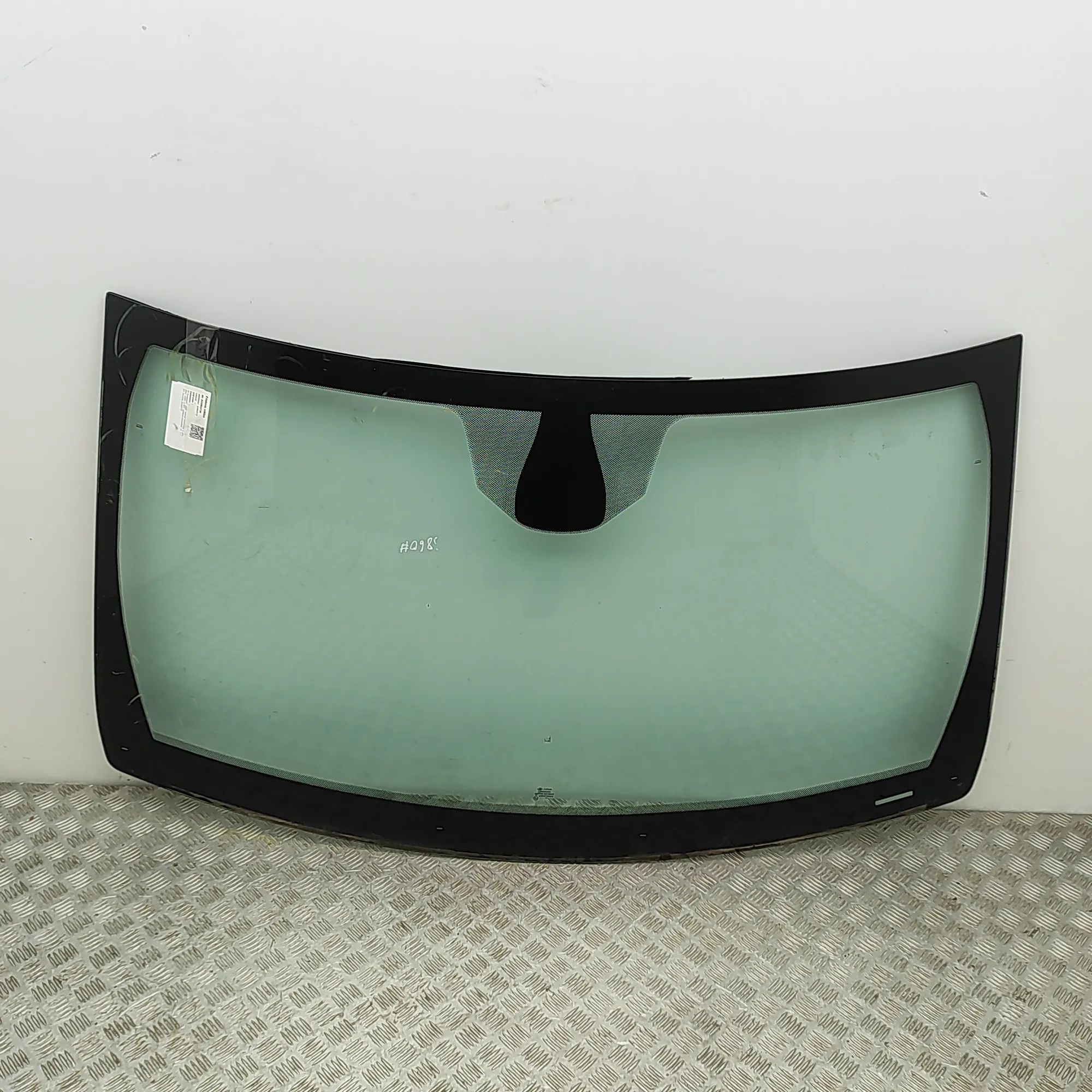 Jeep Grand Cherokee (WK) Front Windshield Front Windshield — JEEP GRAND CHEROKEE (IV WK, ...