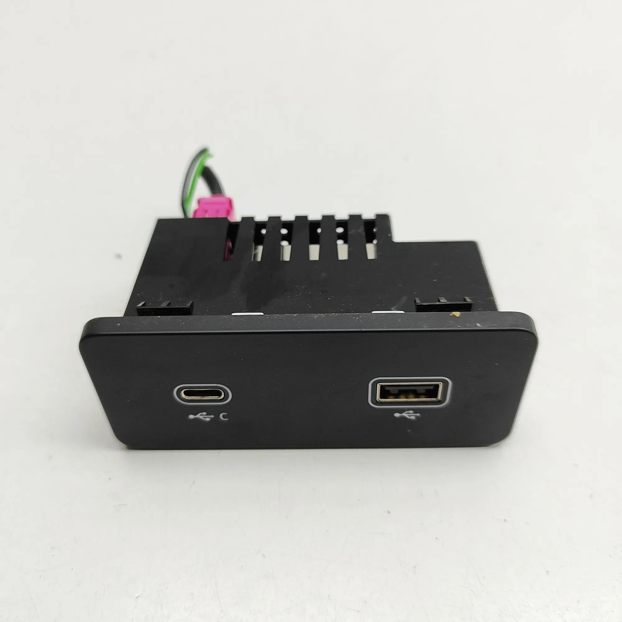 Land Rover Discovery USB USB — LAND ROVER DISCOVERY (V L462) (2016-...) ...