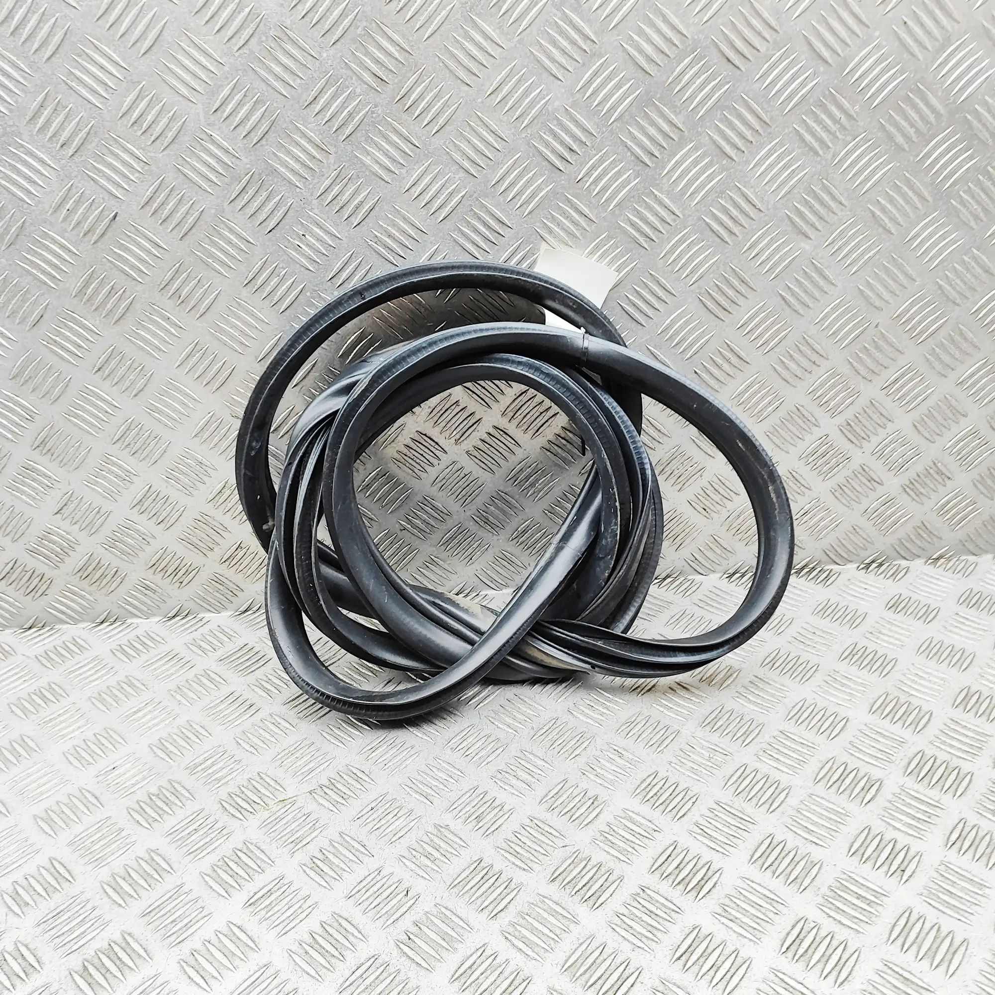 Mazda CX-80 Door rubber seal — front left Door rubber seal — front left — MAZDA CX-80 (KL...