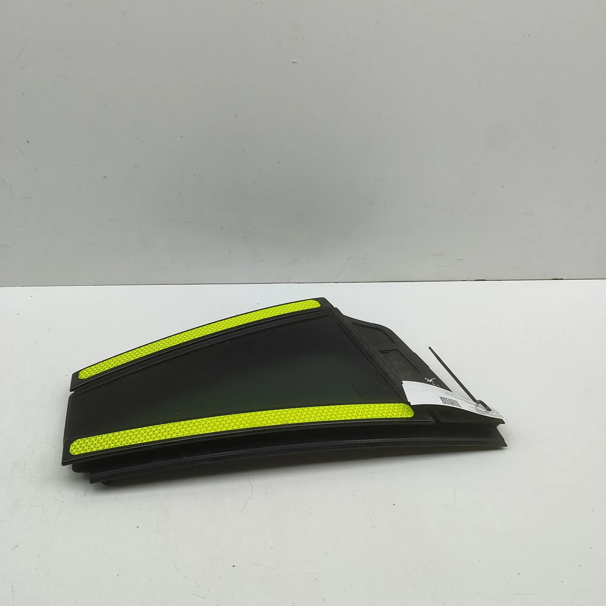 Volvo V60 Rear door left-hand window Rear door left-hand window — VOLVO V60 (II 225,...