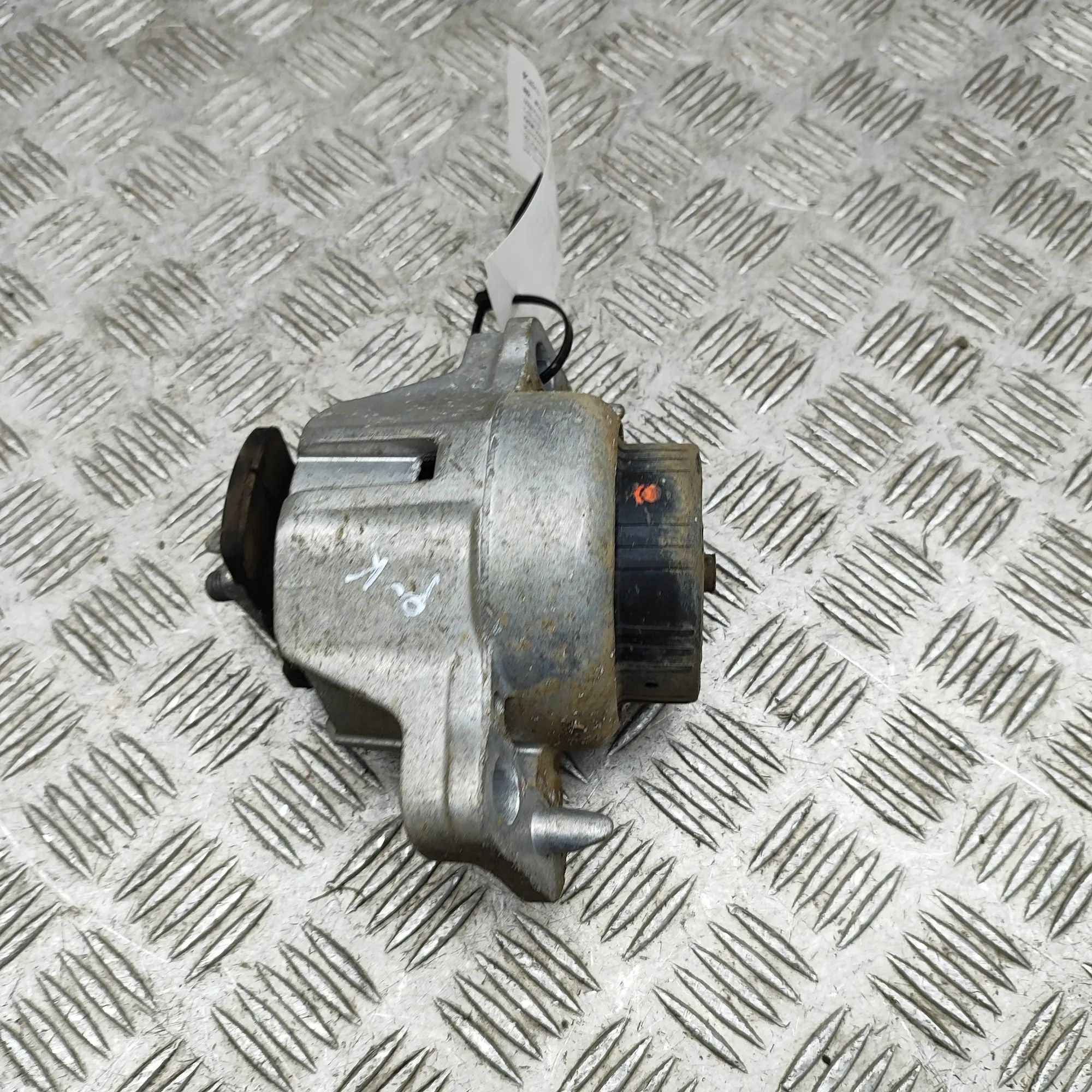 Jaguar XE Left Side Engine Mount Left Side Engine Mount — JAGUAR XE (X760) (2015...