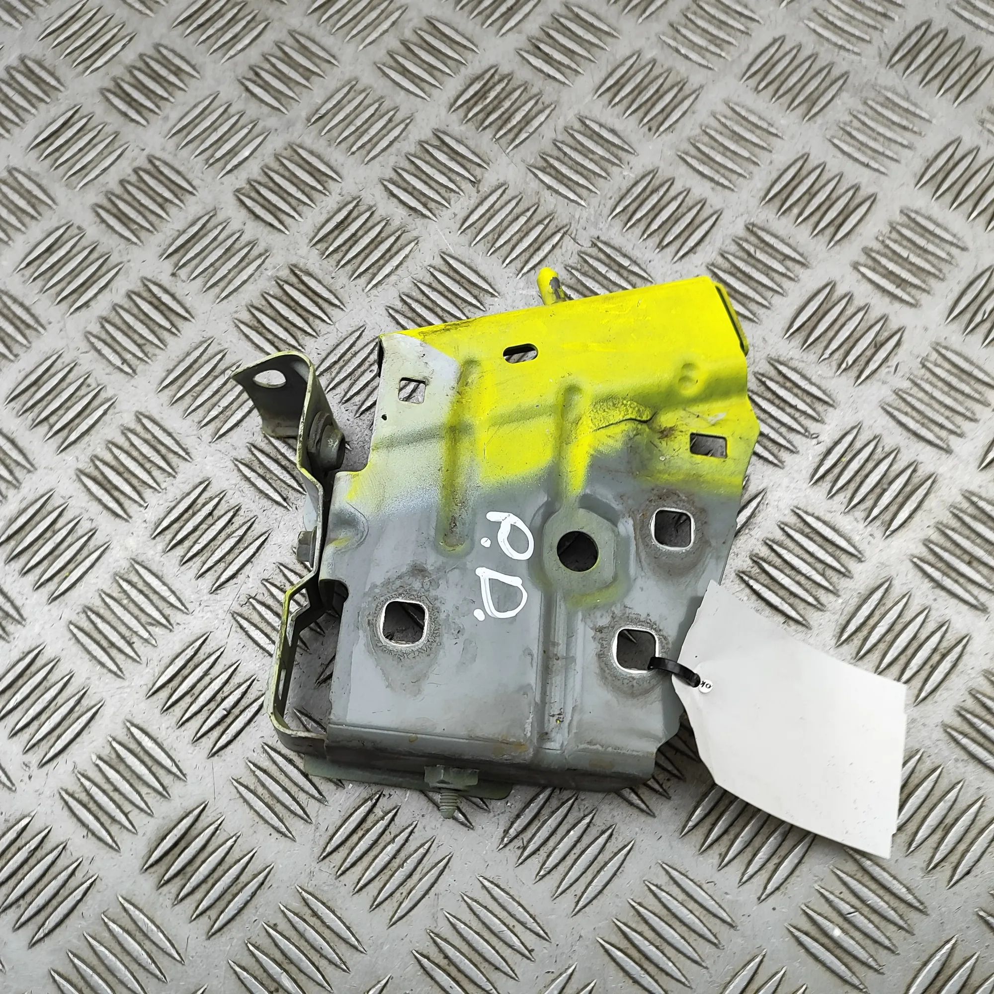 Renault Master Fender bracket — front right Fender bracket — front right — RENAULT MASTER (...