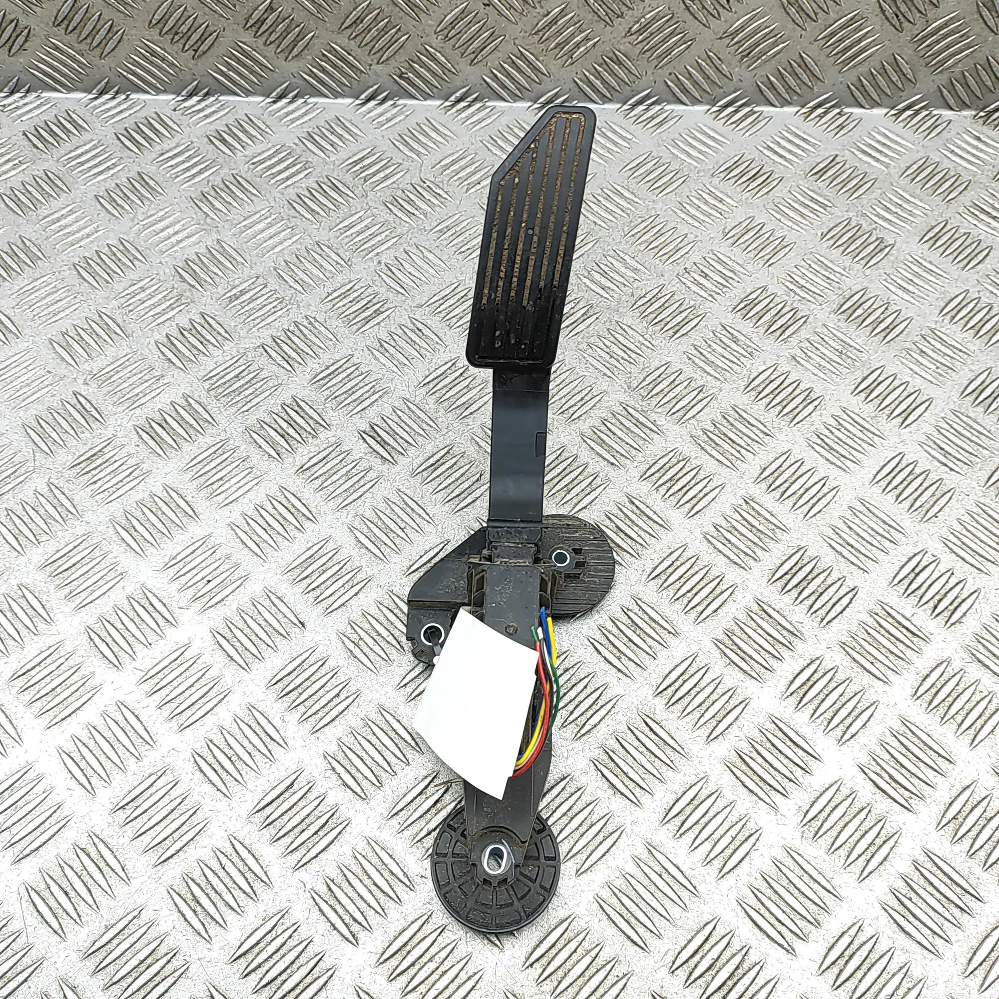 Isuzu  D-Max Throttle Pedal Throttle Pedal — ISUZU D-MAX (II TFR, TFS) (201...