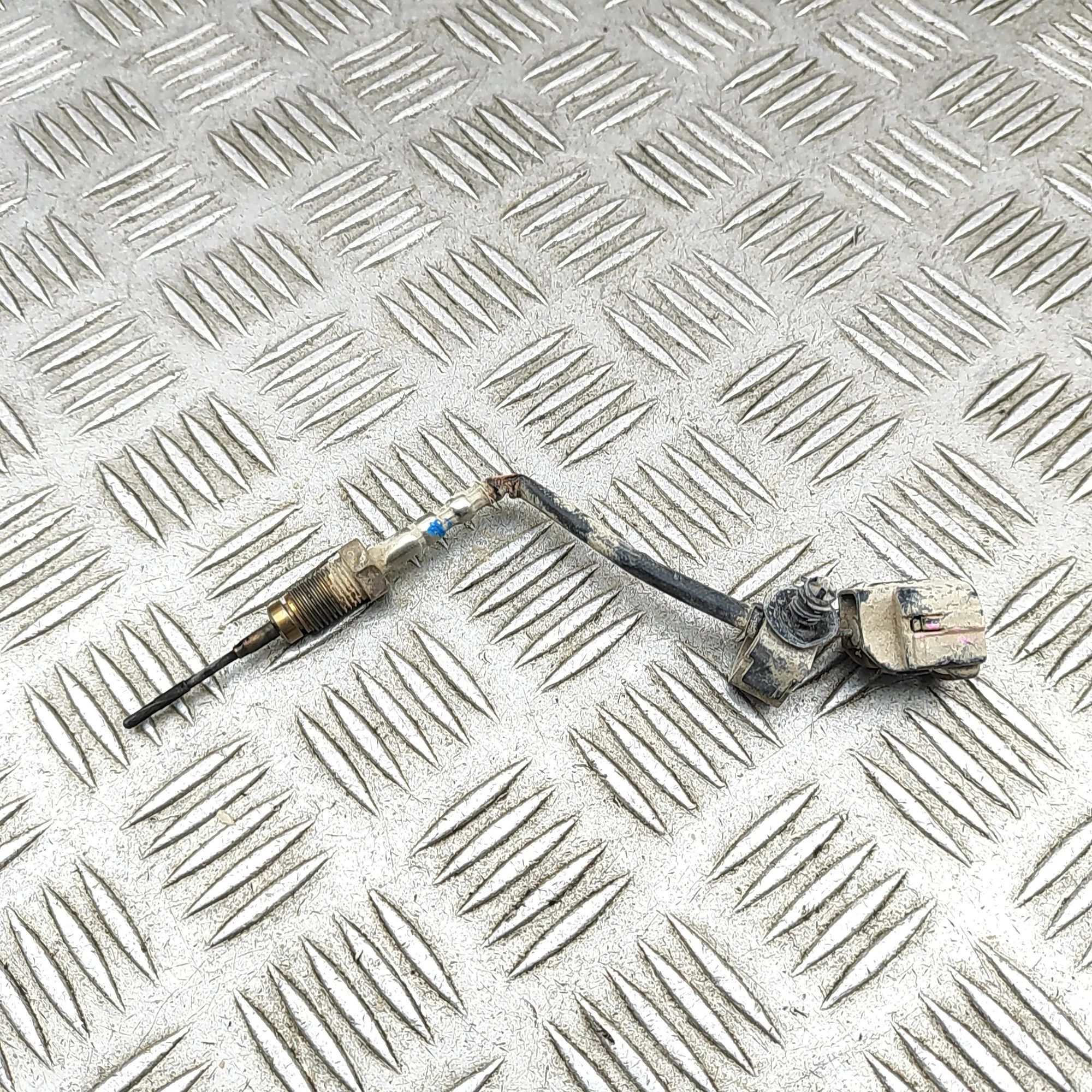 Isuzu  D-Max temperatuuri andur Temperature Sensor — ISUZU D-MAX (II TFR, TFS) ...