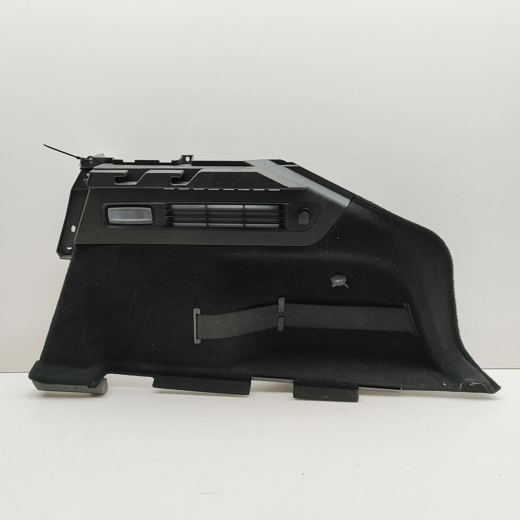 Maserati Levante Right Side Trunk Trim Right Side Trunk Trim — MASERATI LEVANTE (SUV M...