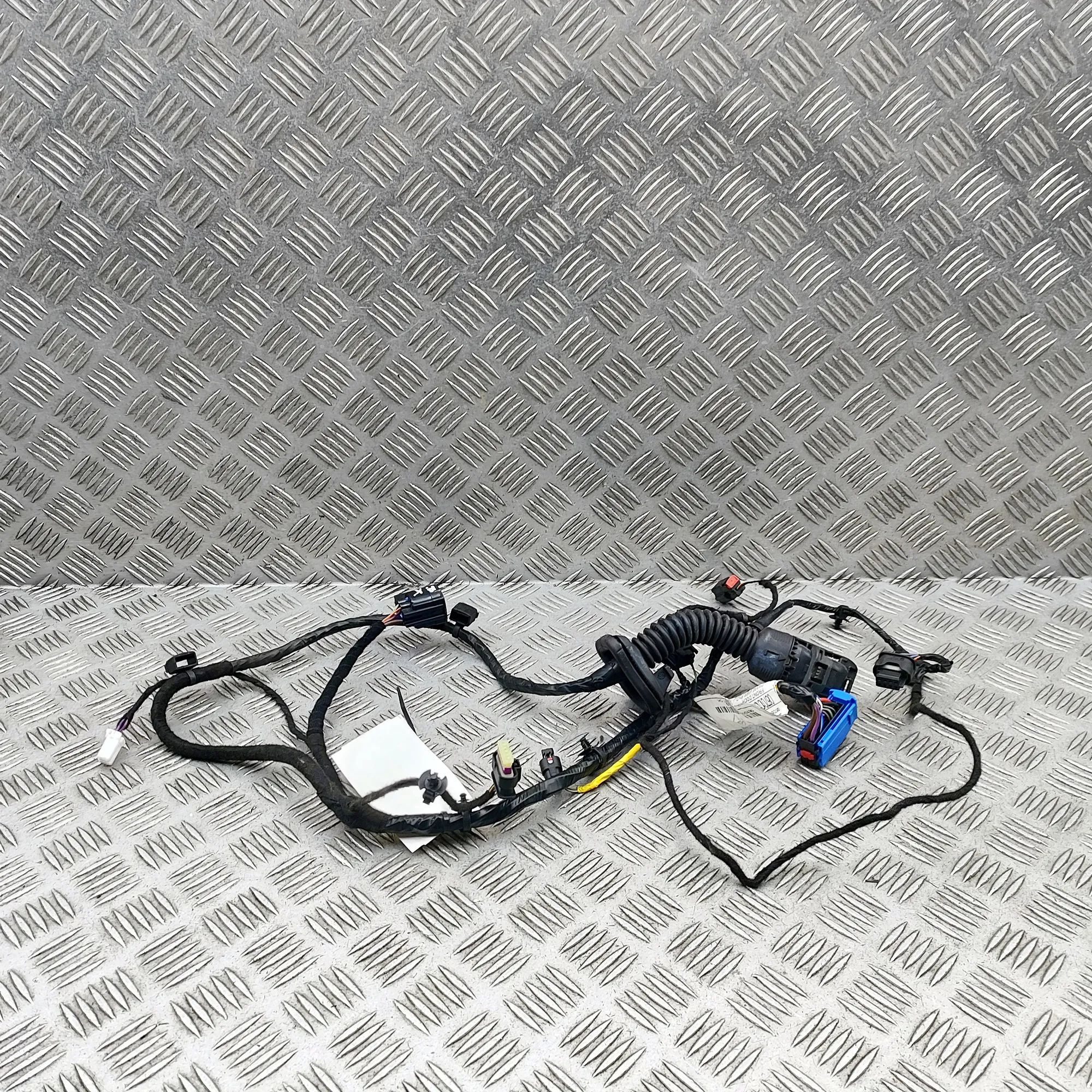 Maserati Levante Door wiring — front left Door wiring — front left — MASERATI LEVANTE (SU...