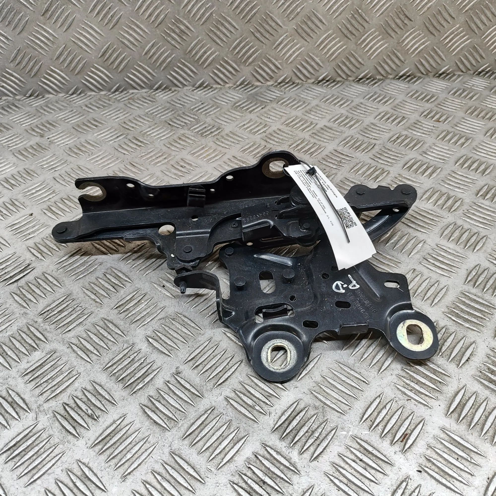 BMW X2 (F39) Bonnet hinge — front right Bonnet hinge — front right — BMW X2 (F39) (2018...