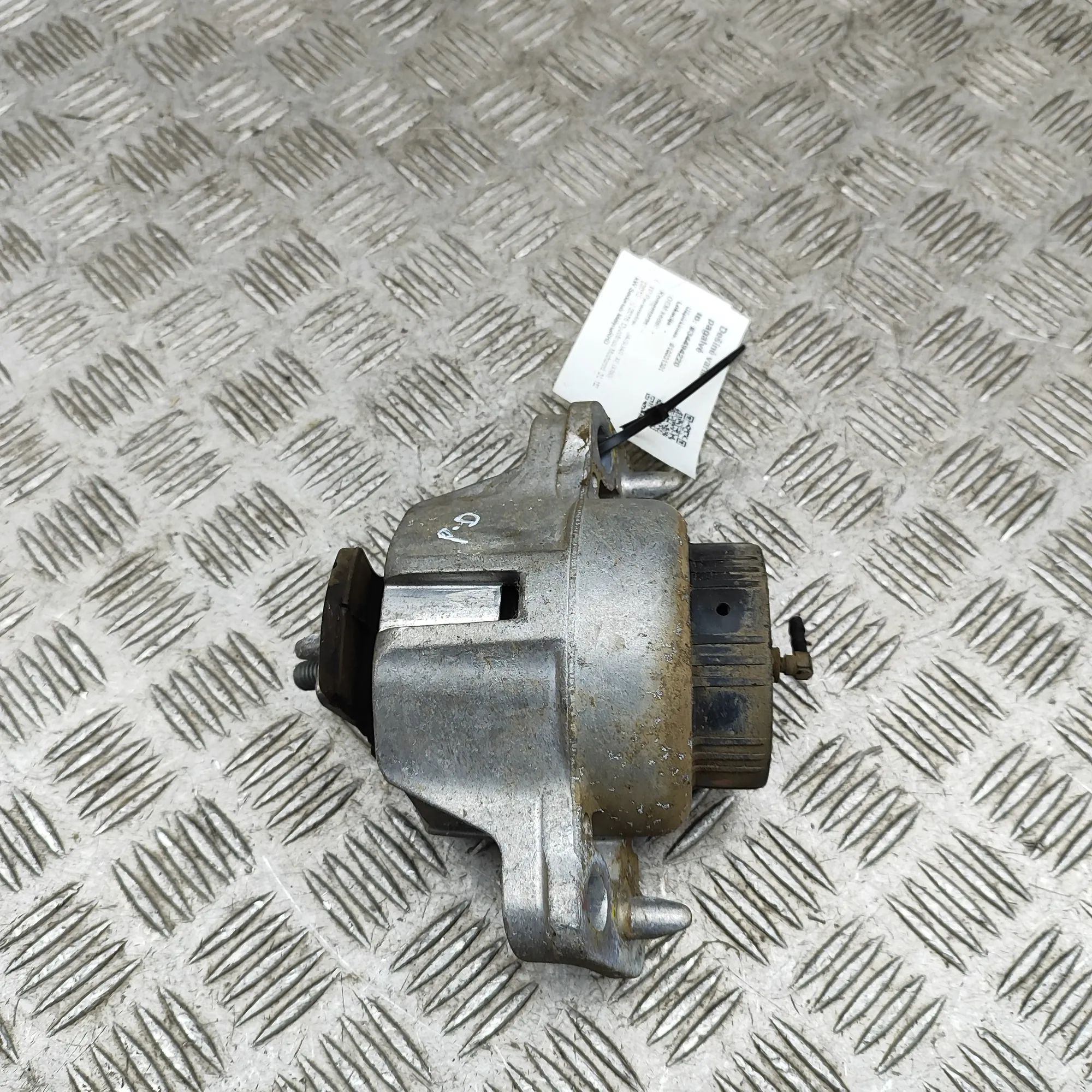 Jaguar XE Right Side Engine Mount Right Side Engine Mount — JAGUAR XE (X760) (201...