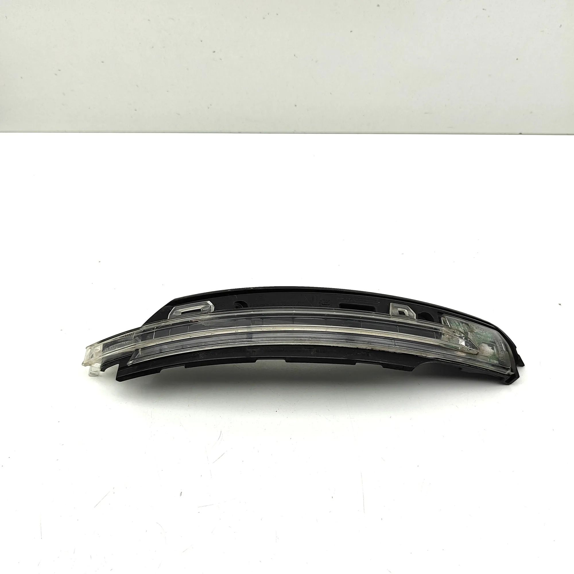Porsche Macan Door mirror indicator — front right Door mirror indicator — front right — PORSCHE M...
