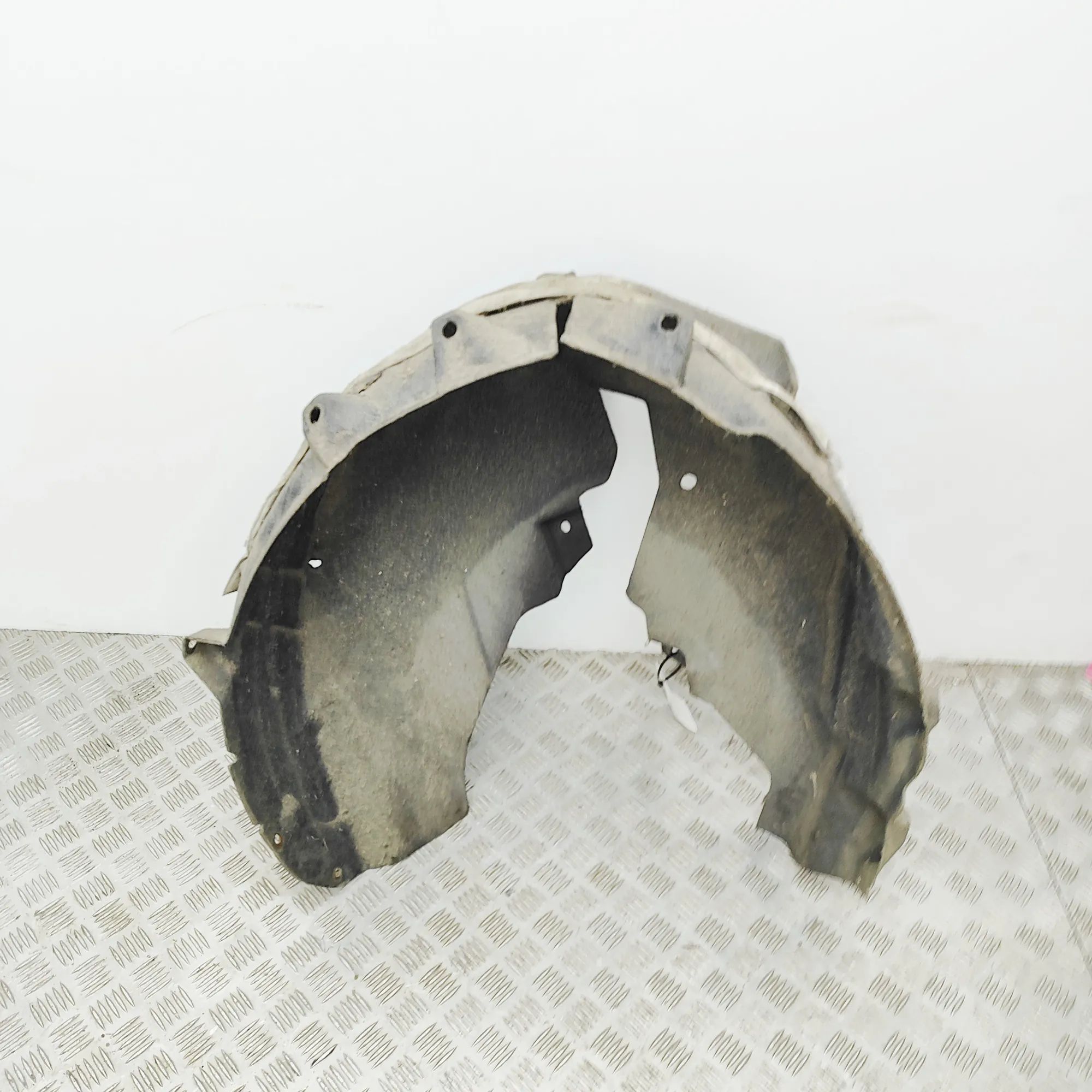 Land Rover Range Rover Evoque Rear Right Arch Liner Rear Right Arch Liner — LAND ROVER RANGE ROVER ...