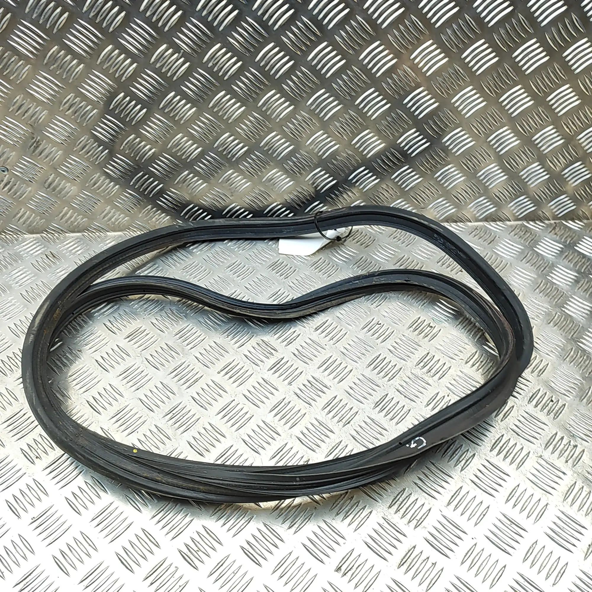 Lexus RC Tailgate rubber seal Tailgate rubber seal — LEXUS RC (_C1_) (2014-.....