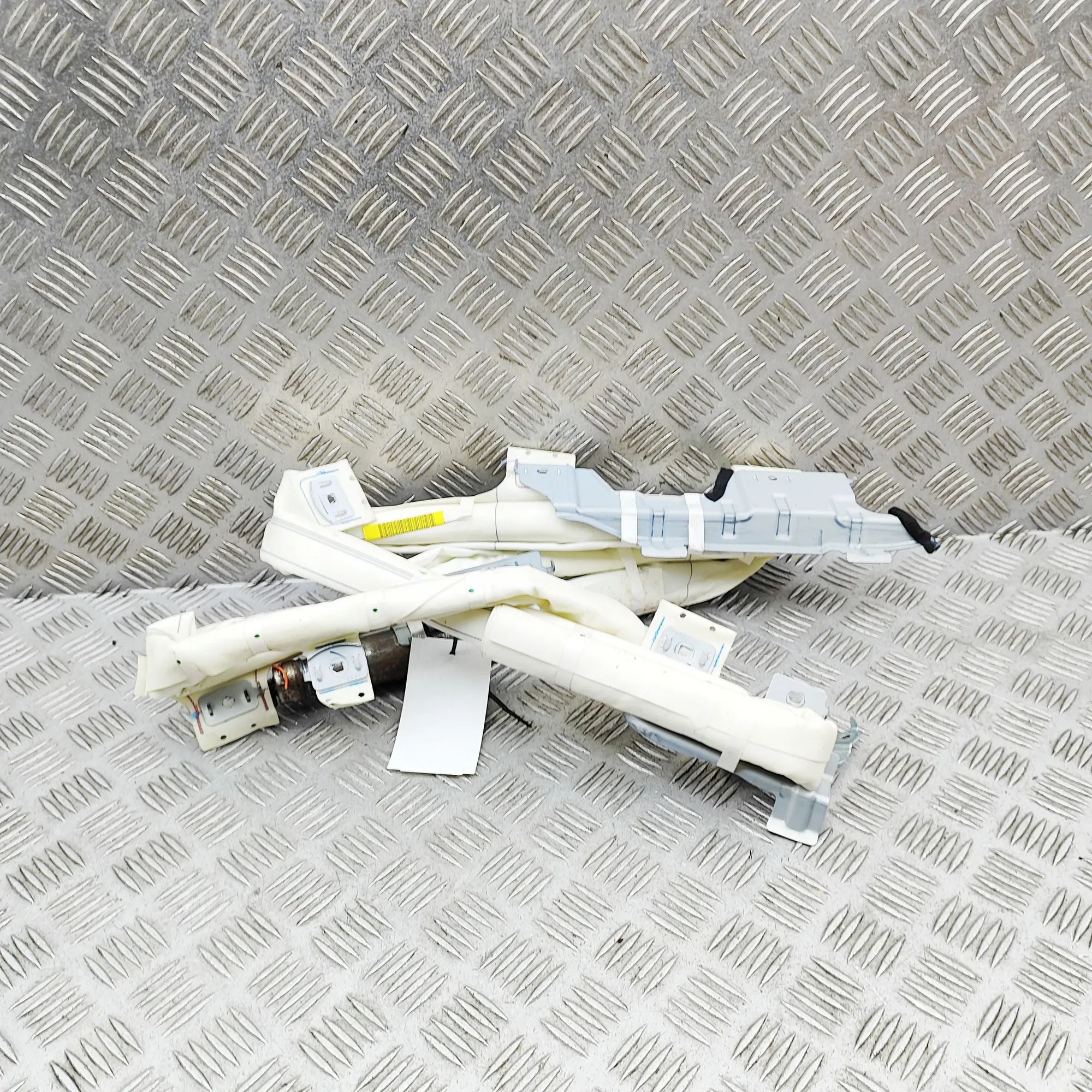 Isuzu D-Max Right Side Roof Safety Curtain SRS Right Side Roof Safety Curtain SRS — ISUZU D-MA...