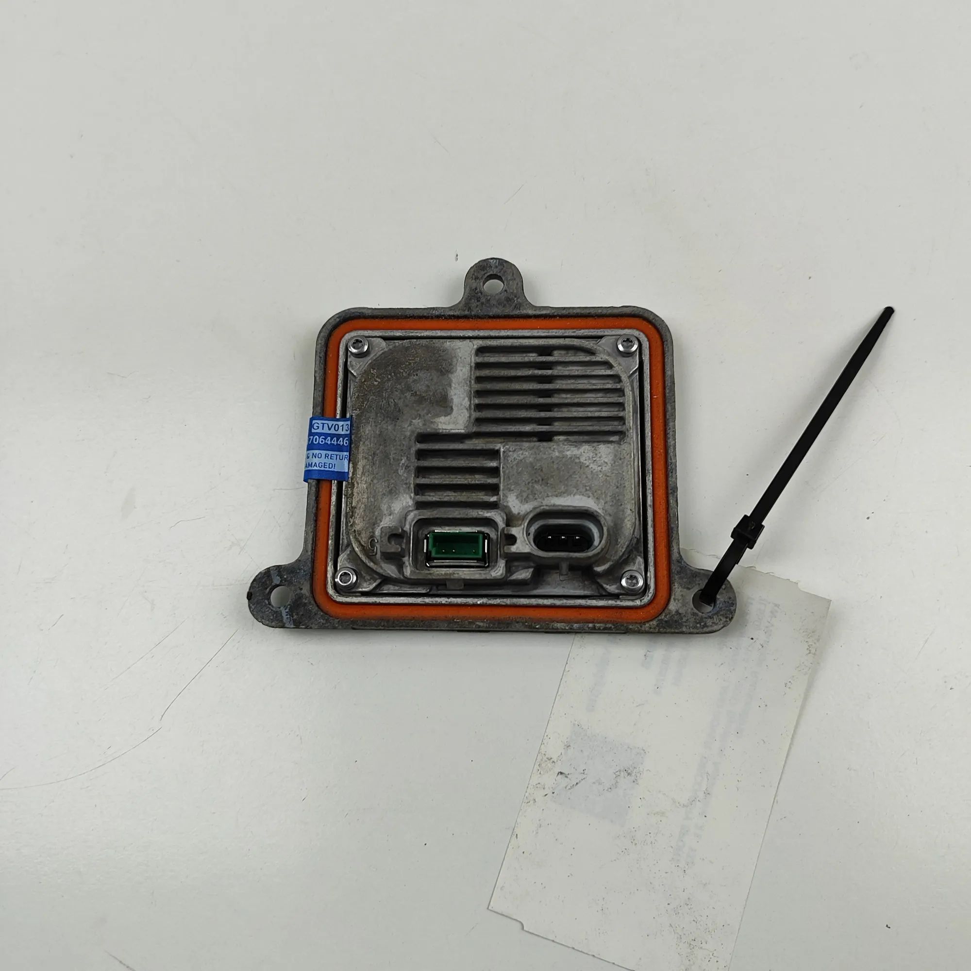 Land Rover Discovery Sport LED Lights Control Unit LED Lights Control Unit — LAND ROVER DISCOVERY ...