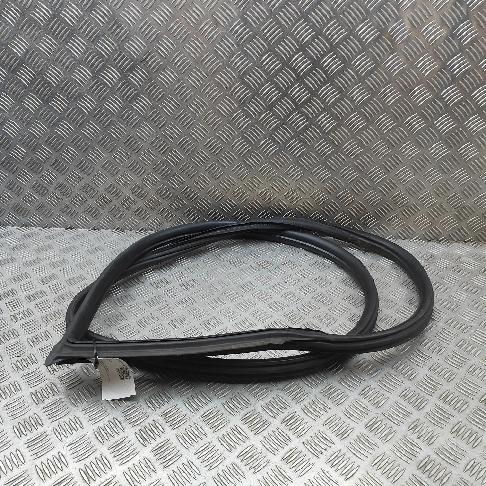 Porsche 911 (997) Door rubber seal — front right Door rubber seal — front right — PORSCHE 911 (9...