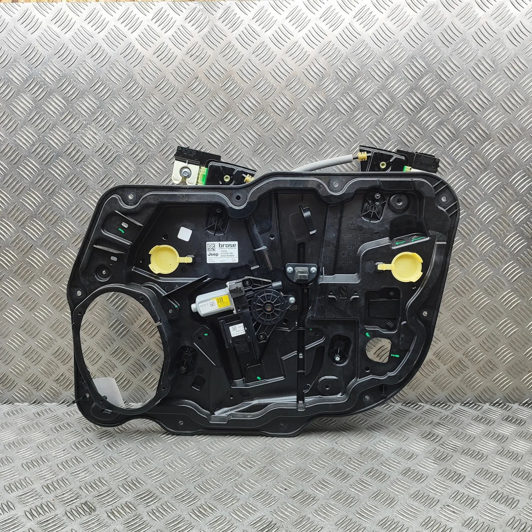 Jeep Compass Front Right Door Window Regulator Front Right Door Window Regulator — JEEP COMPAS...