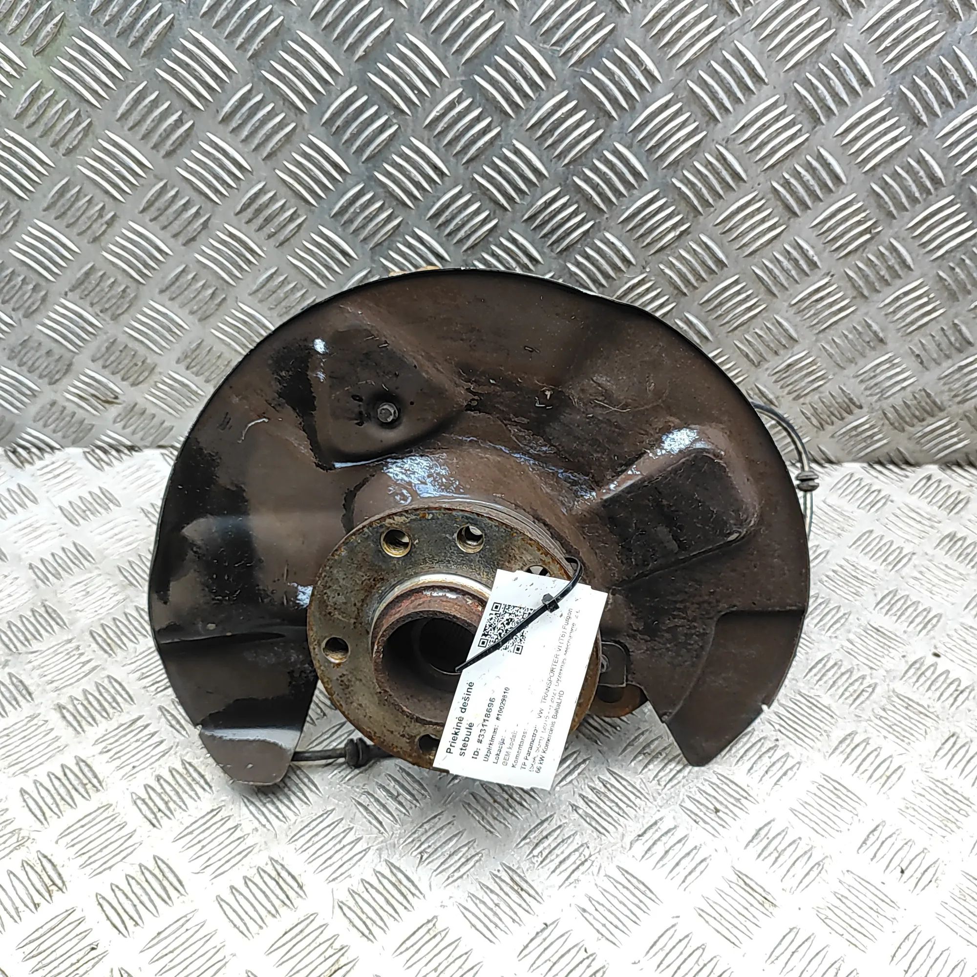 Volkswagen Transporter (T6, Caravelle, Multivan) Front Right Wheel Hub Front Right Wheel Hub — VW TRANSPORTER (VI T6 V...
