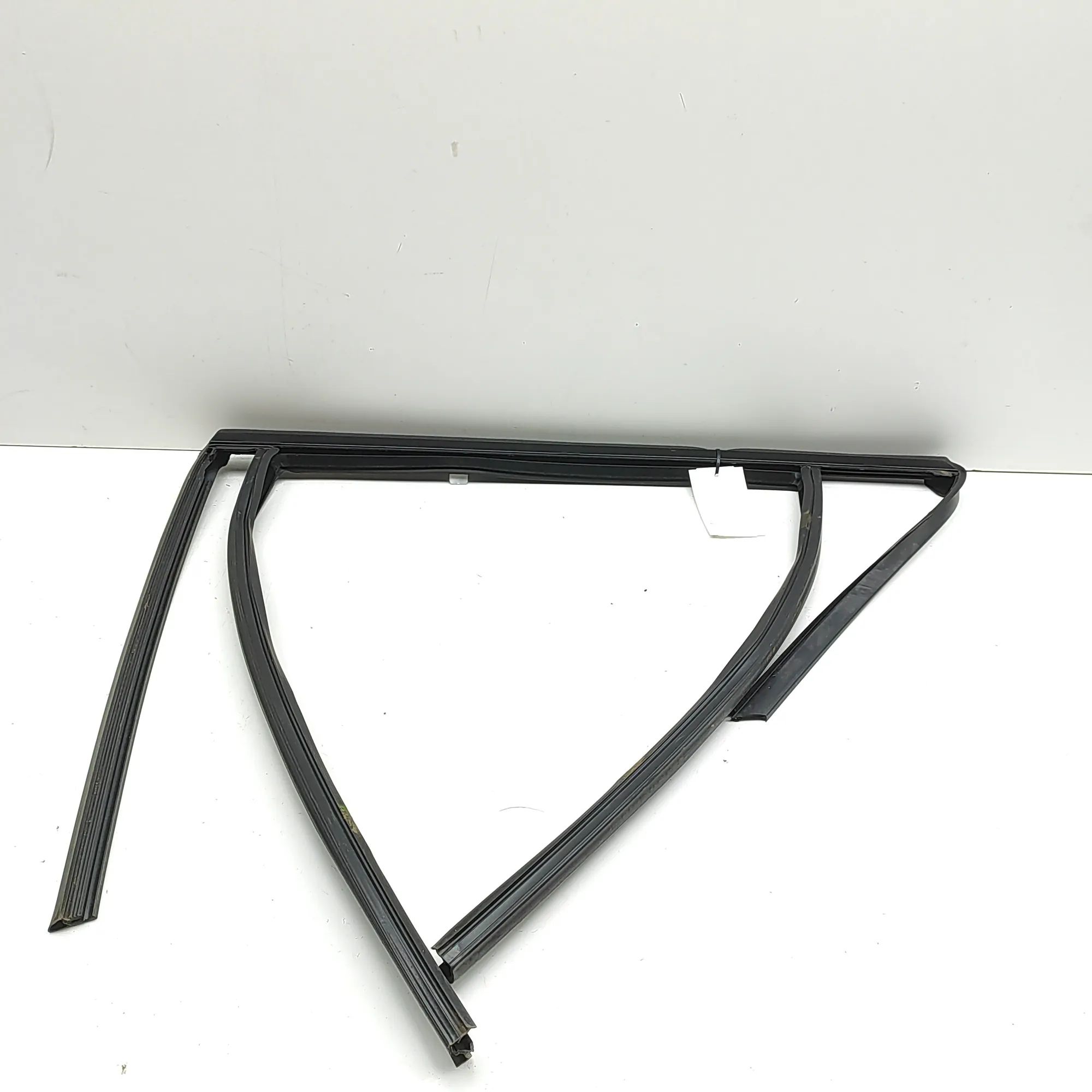 BMW X5 (G05) Upper door trim strip — rear left Upper door trim strip — rear left — BMW X5 (G05...