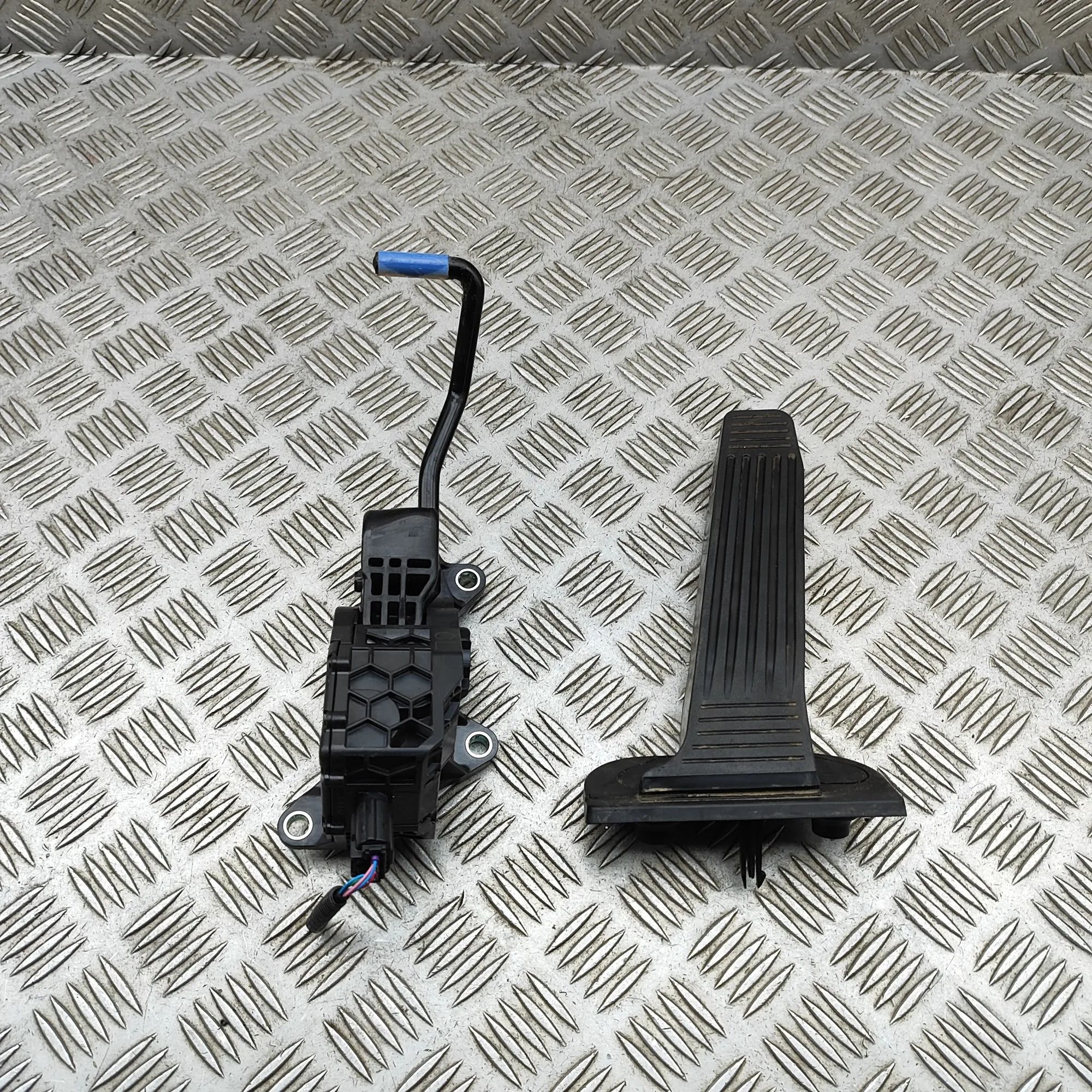 Lexus NX Throttle Pedal Throttle Pedal — LEXUS NX (II _A2_, _H2_) (2021...
