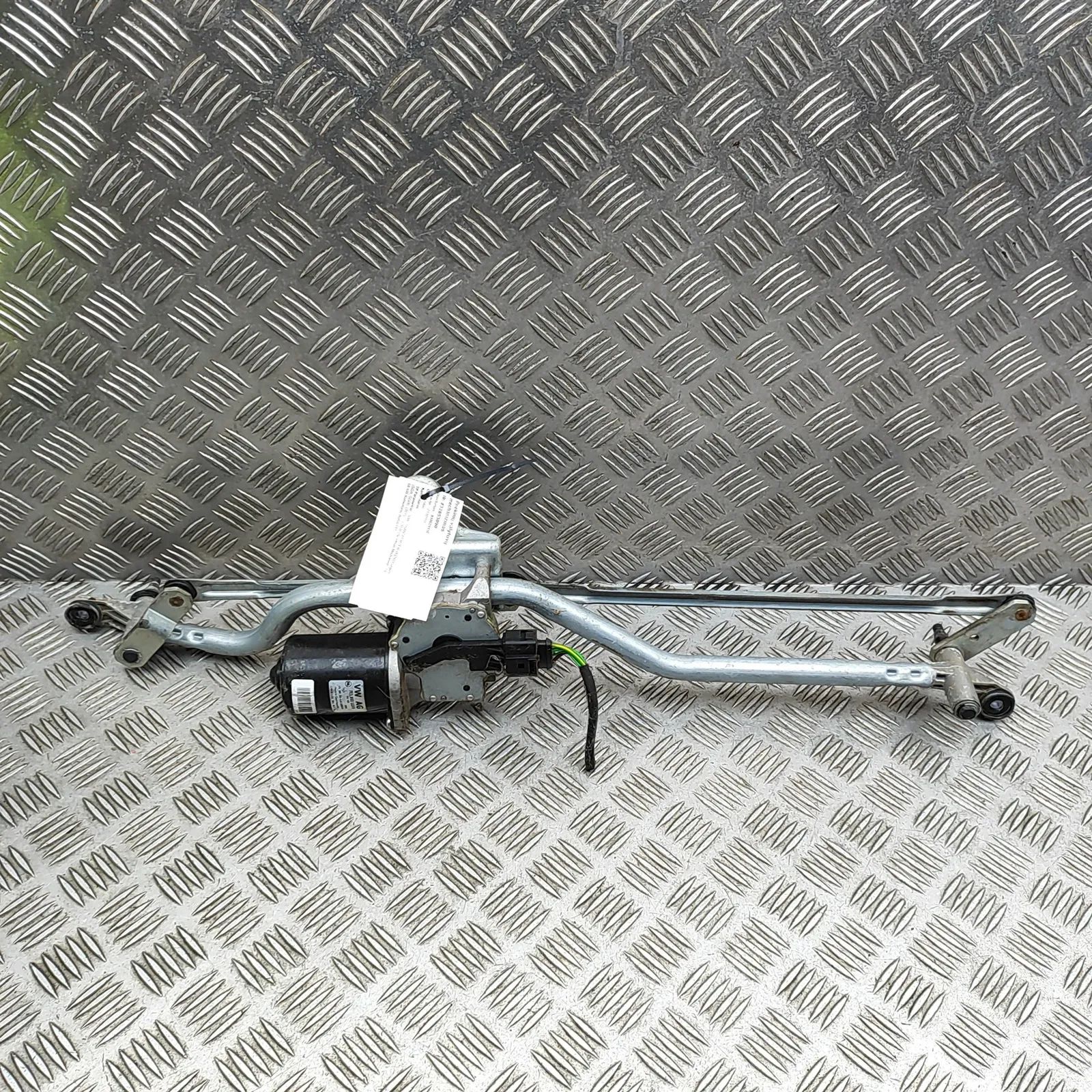 Volkswagen Transporter (T6, Caravelle, Multivan) Front Windshield Wiper Mechanism Front Windshield Wiper Mechanism — VW TRANSPORT...