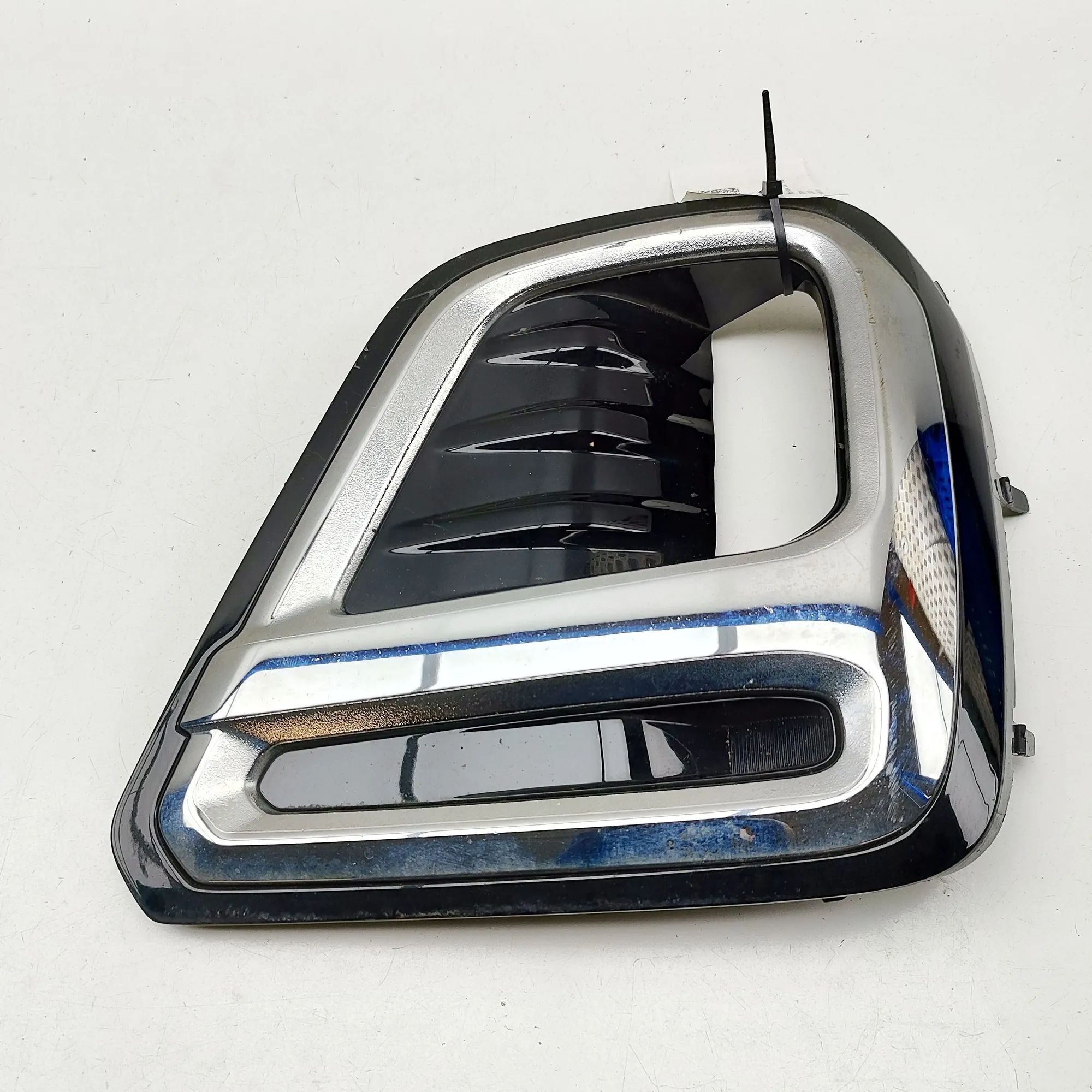 Subaru Forester Front Right Grill Front Right Grill — SUBARU FORESTER (V SK_) (20...