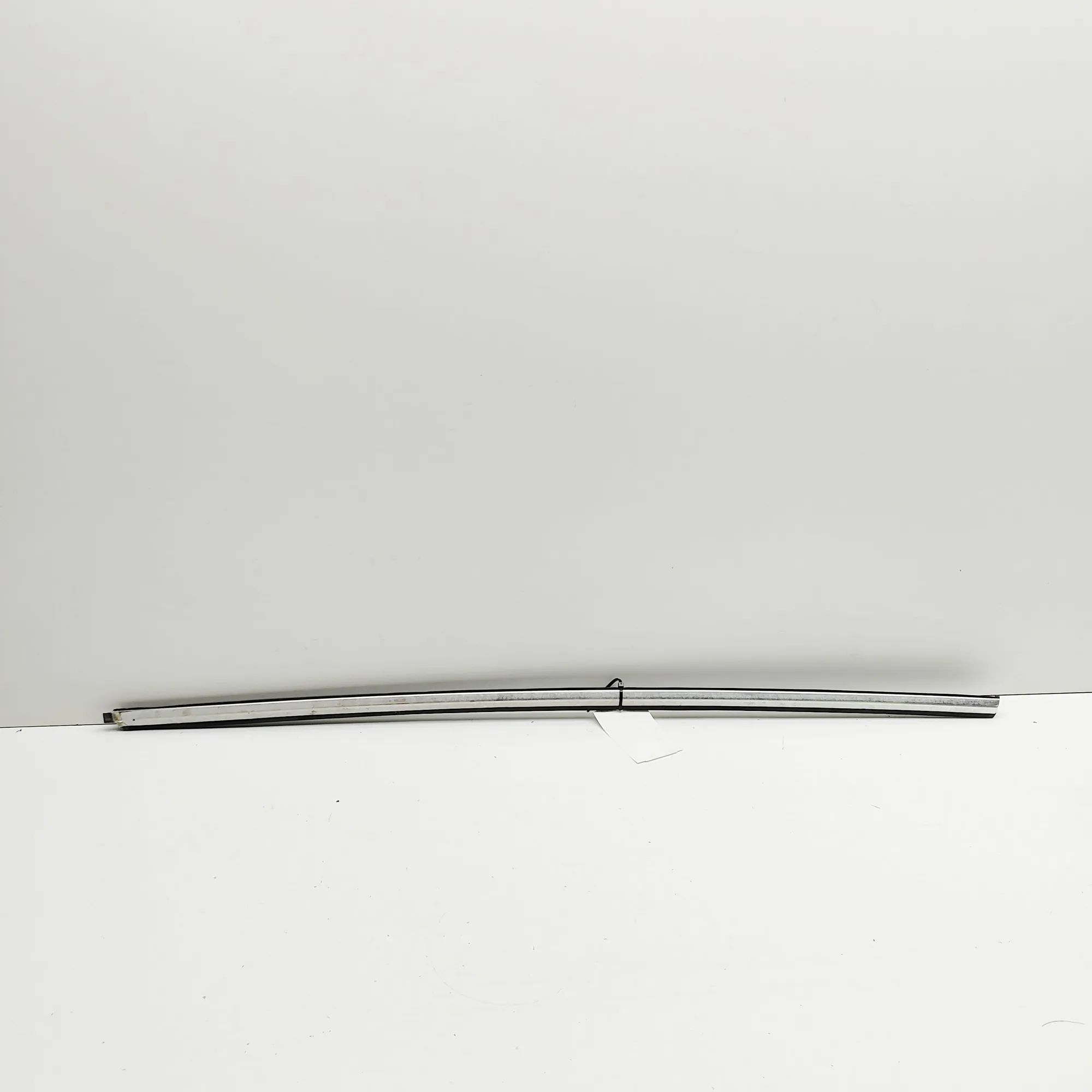 Jaguar XK Door window moulding — front — right Door window moulding — front — right — JAGUAR X...