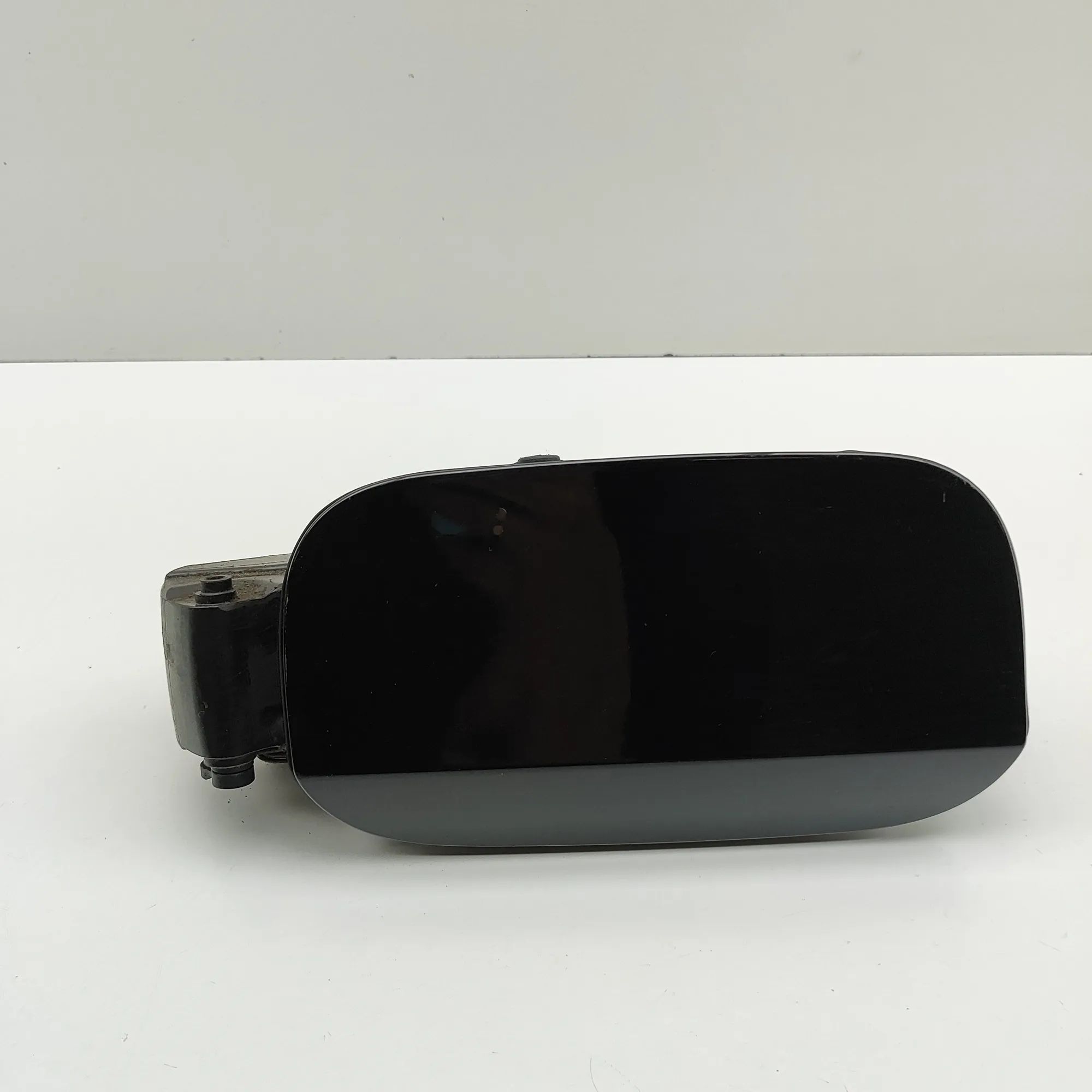 Volvo V60 Fuel Tank Flap Cap Fuel Tank Flap Cap — VOLVO V60 (II 225, 227) (2...