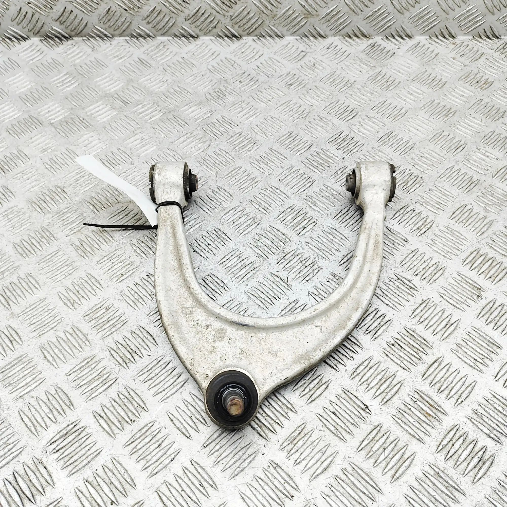 Lexus GS Front Left Upper Control Arm Front Left Upper Control Arm — LEXUS GS (_L1_) ...