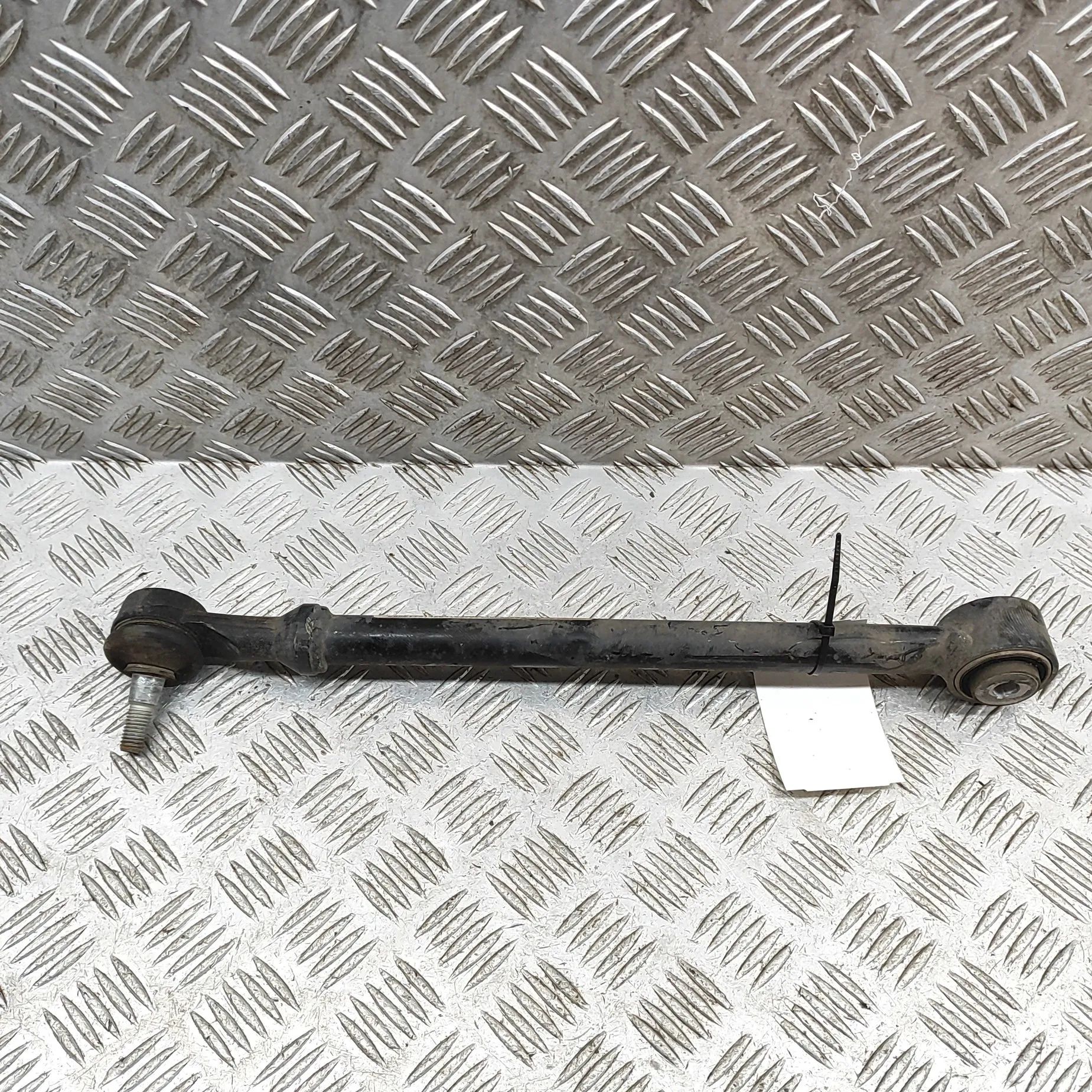 Jeep Compass Control arm — rear right Control arm — rear right — JEEP COMPASS (MP) (2...