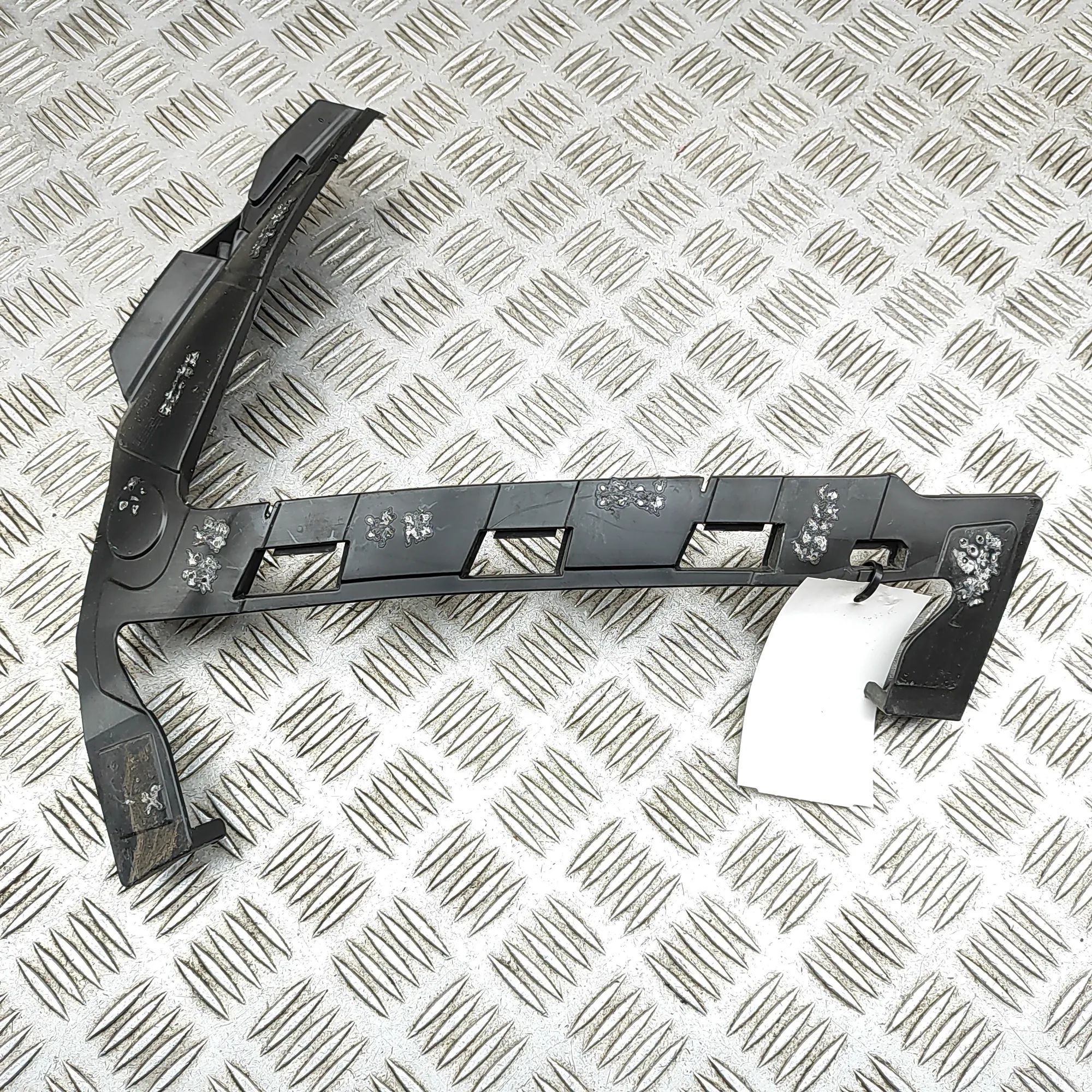 Hyundai Kona Front Right Bumper Bracket Front Right Bumper Bracket — HYUNDAI KONA (SX2)...