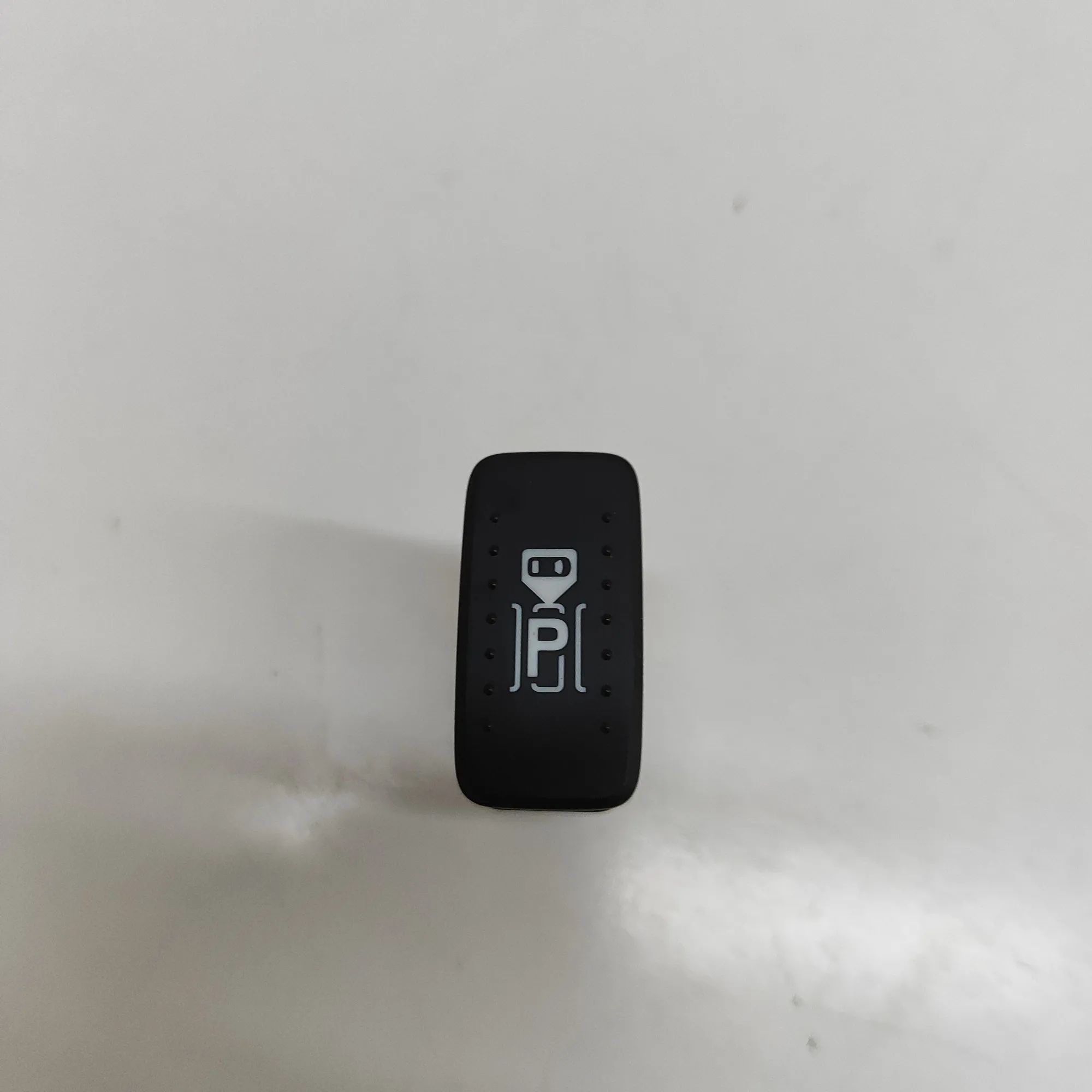 Honda HR-V / e:Ny1 katkaisijat Switches — HONDA E:NY1 (2023-...) — 35920-31A-B...