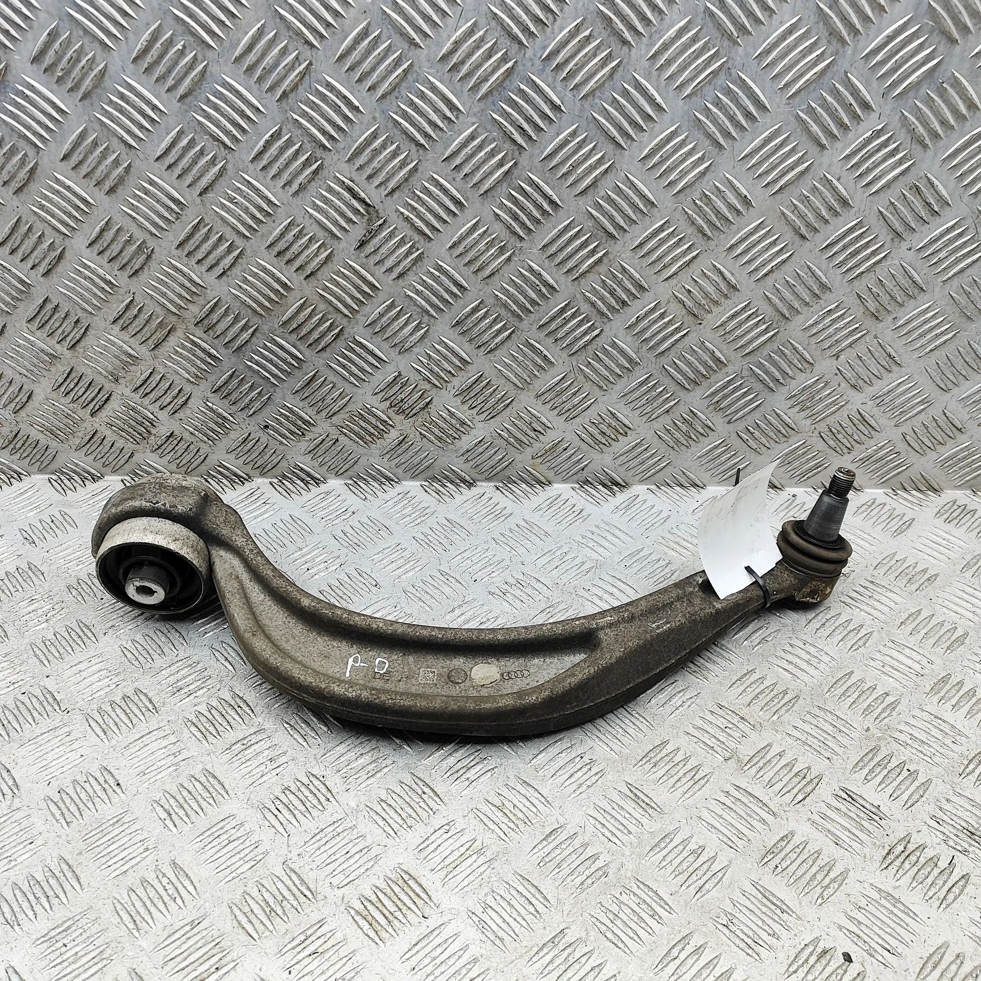Audi Q5 (FY) Front Right Curved Control Arm Front Right Curved Control Arm — AUDI Q5 (FY) (...