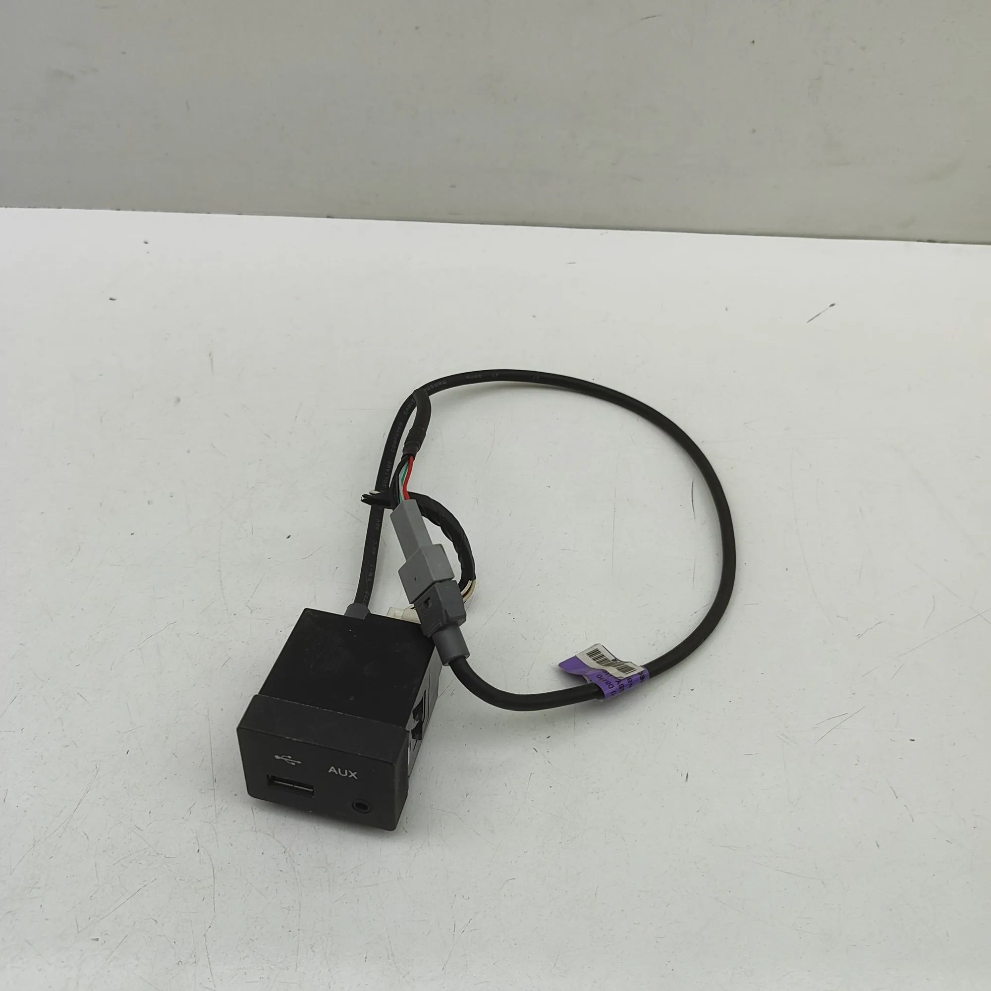 Ssangyong Rexton USB/AUX input socket USB/AUX input socket — SSANGYONG REXTON (W) (20...