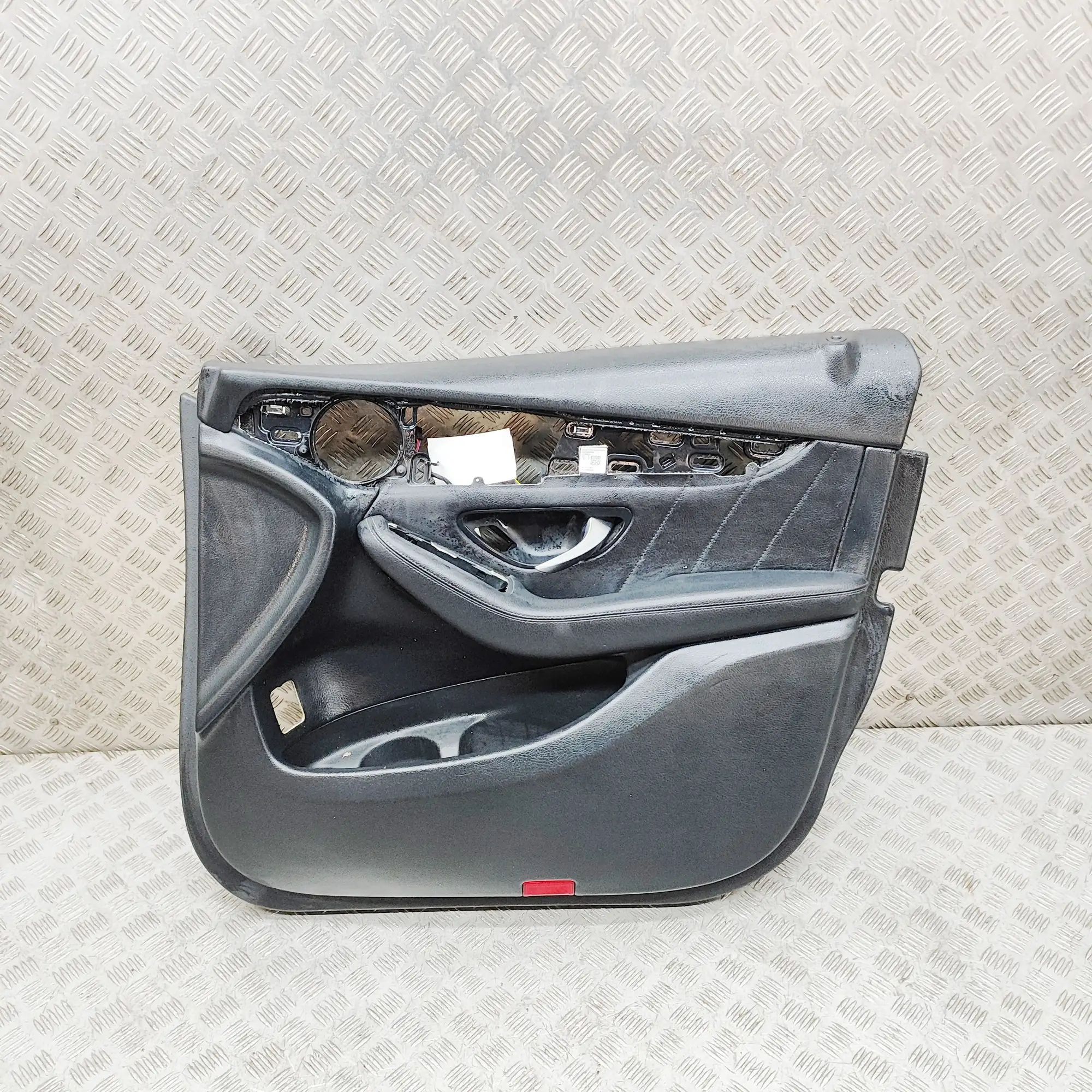 Mercedes-Benz GLC (X253) Front Right Door Panel Front Right Door Panel — MERCEDES BENZ GLC (X25...