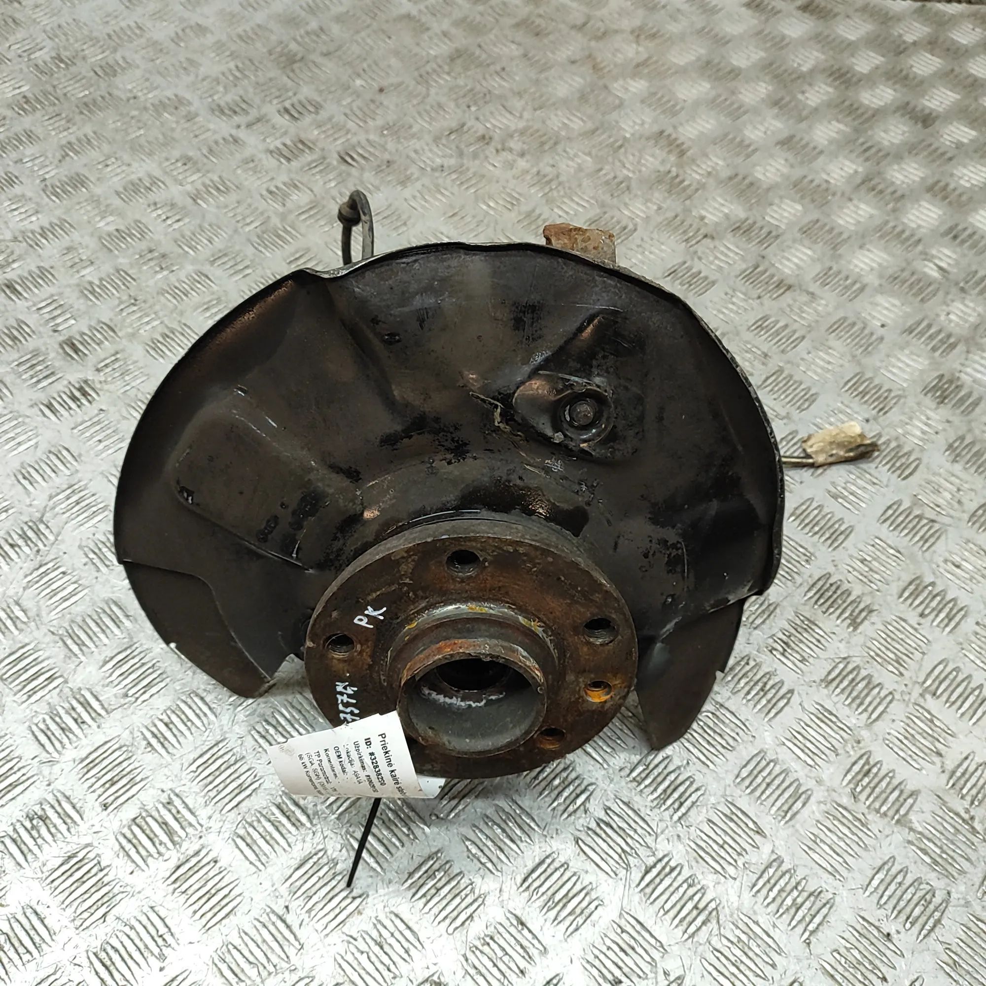 Volkswagen Transporter (T6, Caravelle, Multivan) Front Left Wheel Hub Front Left Wheel Hub — VW TRANSPORTER (VI T6 Va...
