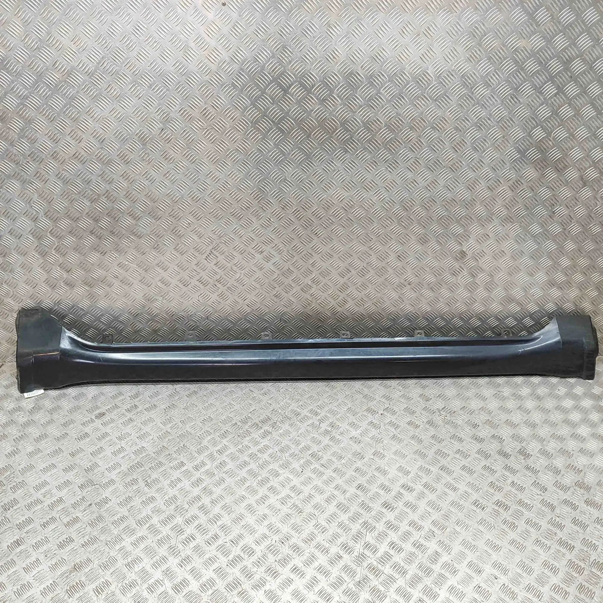 Jeep Grand Cherokee (WK) Left Side Plastic Sideskirt Cover Left Side Plastic Sideskirt Cover — JEEP GRAND ...