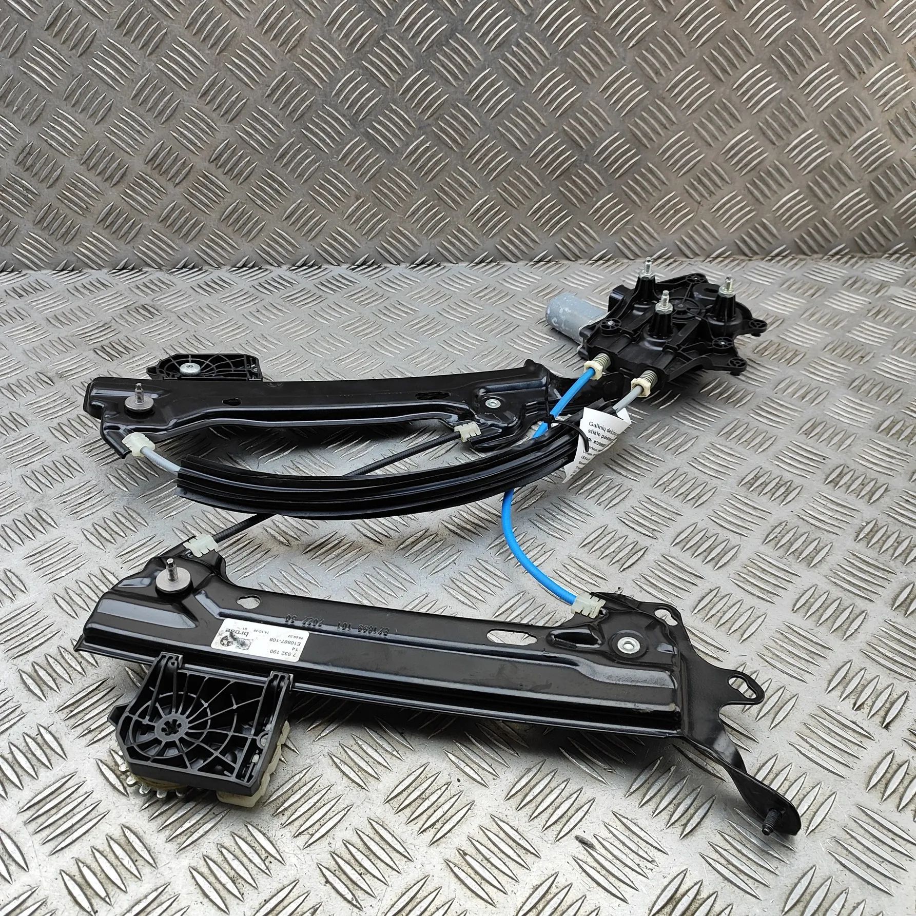 BMW iX (I20) Rear Right Door Window Regulator Rear Right Door Window Regulator — BMW IX (I20)...