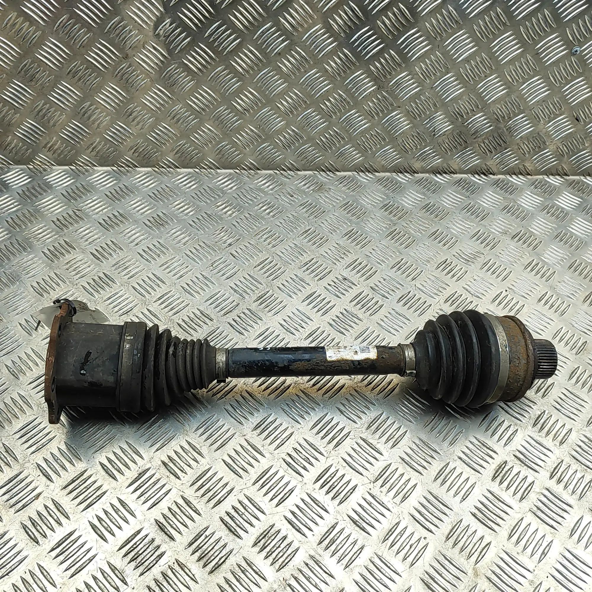 Audi Q7 (4M) Front Right Driveshaft Front Right Driveshaft — AUDI Q7 (4M) (2015-......