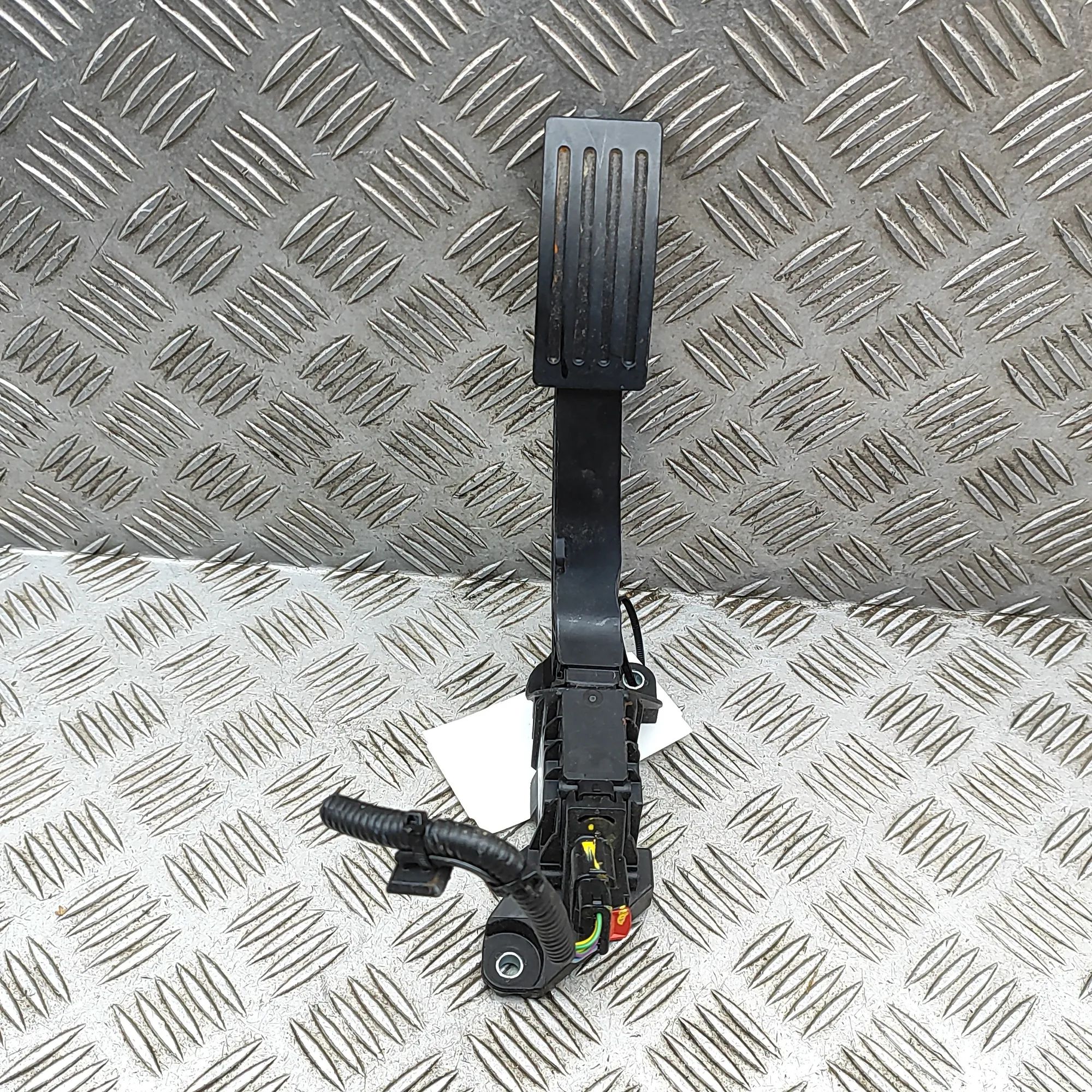 Throttle Pedal Brand/Model: FORD USA MUSTANG
Year: 2022
Gearbo...