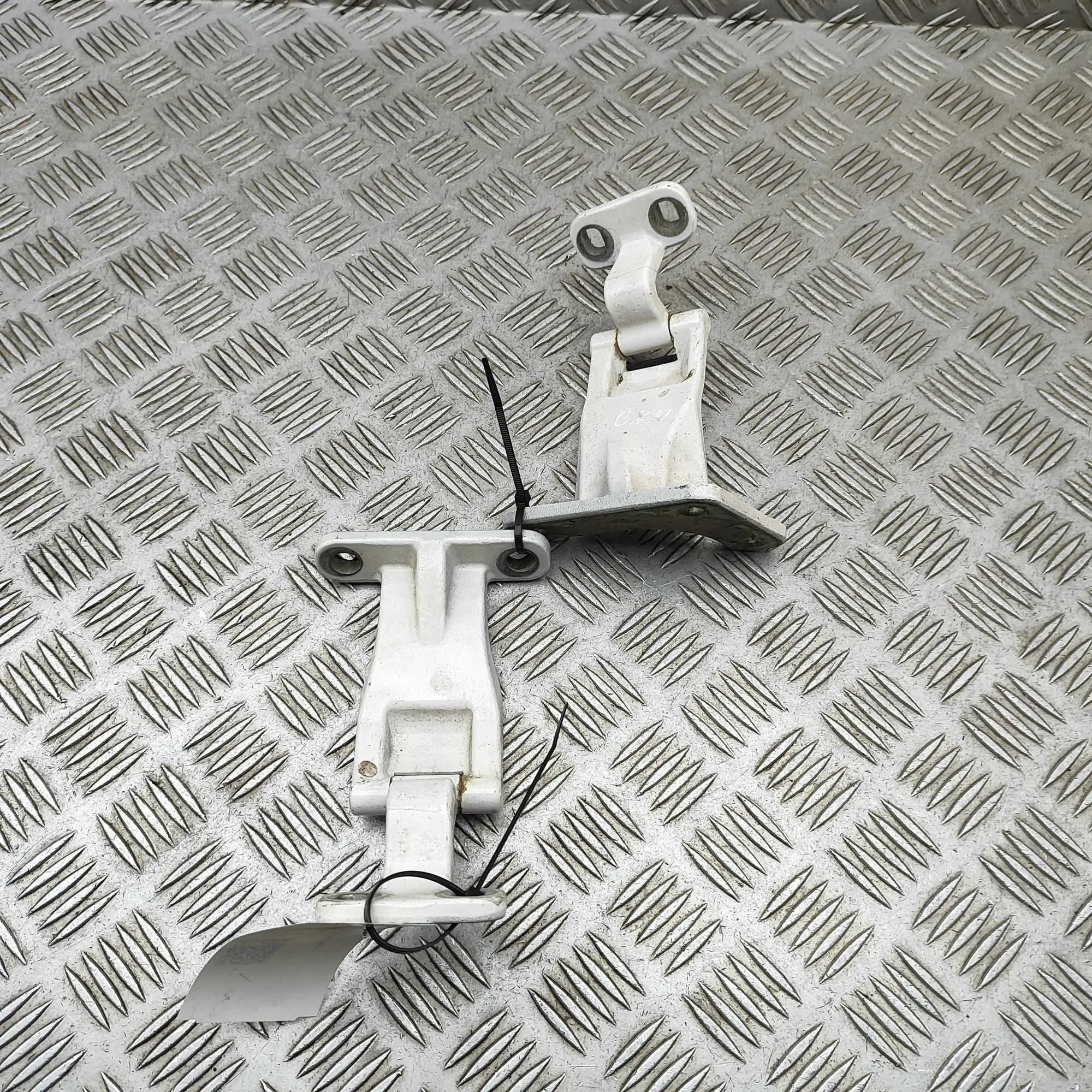 Volkswagen Caddy V Door hinge set — rear left Door hinge set — rear left — VW CADDY (V SBB, S...
