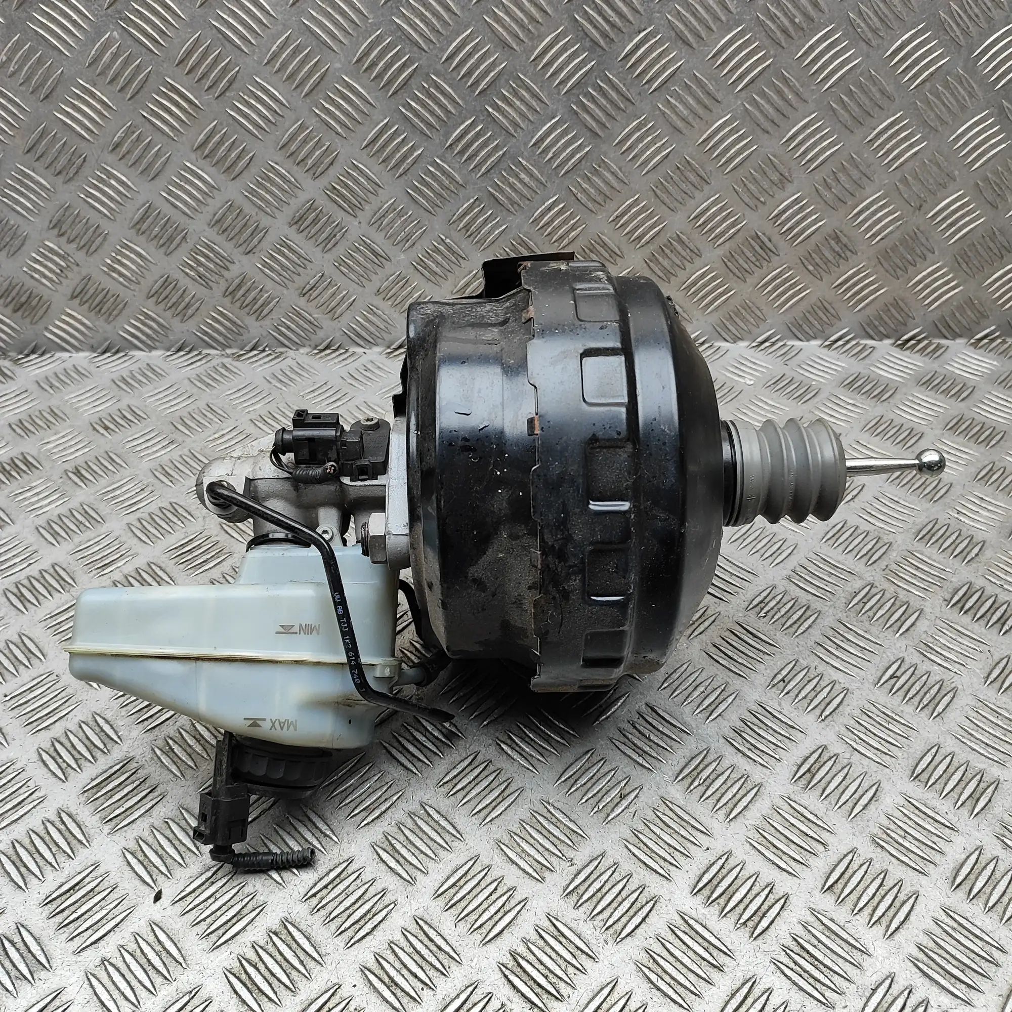 Skoda Yeti Brake Servo Booster Brake Servo Booster — SKODA YETI (5L) (2009-201...