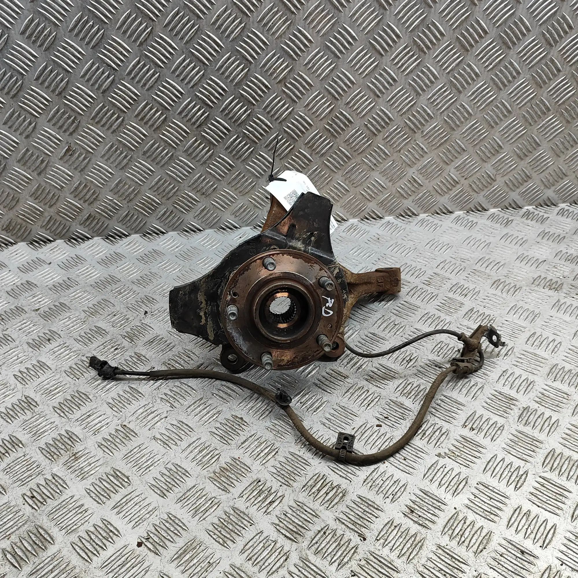 Kia Optima (JF) Front Right Wheel Hub Front Right Wheel Hub — KIA OPTIMA (Sportswagon...