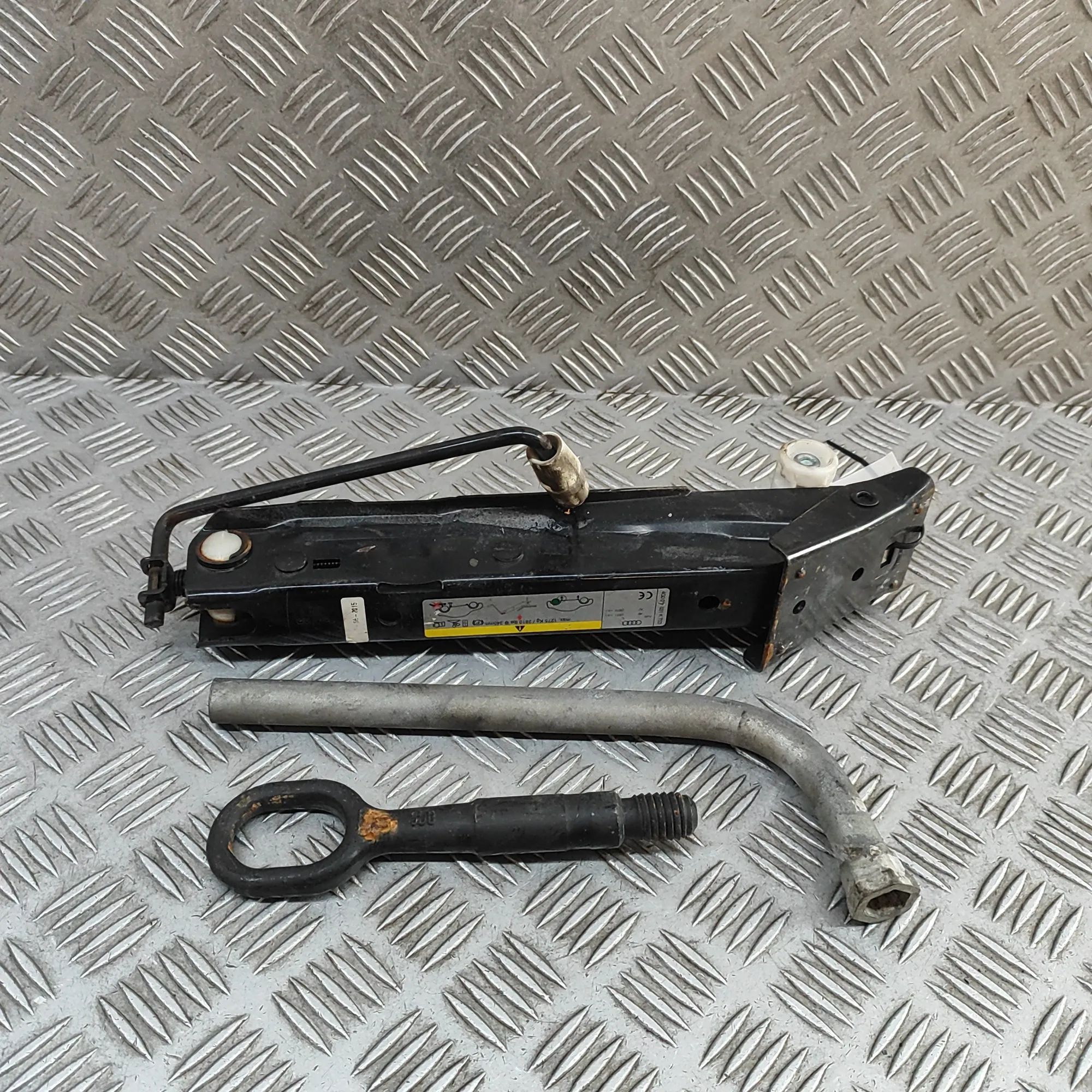 Audi A6 (C7) Lift Jack Lift Jack — AUDI A6 (Avant 4G5, C7, 4GD) (2011-...
