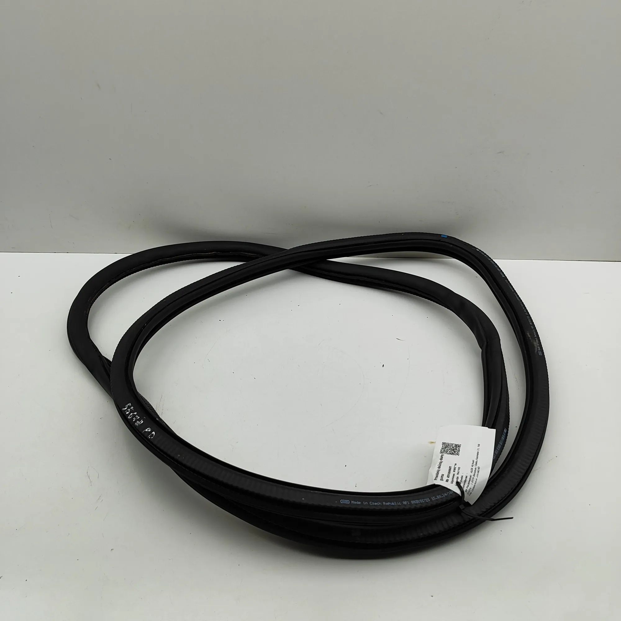 Audi A5 (B10) Door rubber seal — front right Door rubber seal — front right — AUDI A5 (Avant...