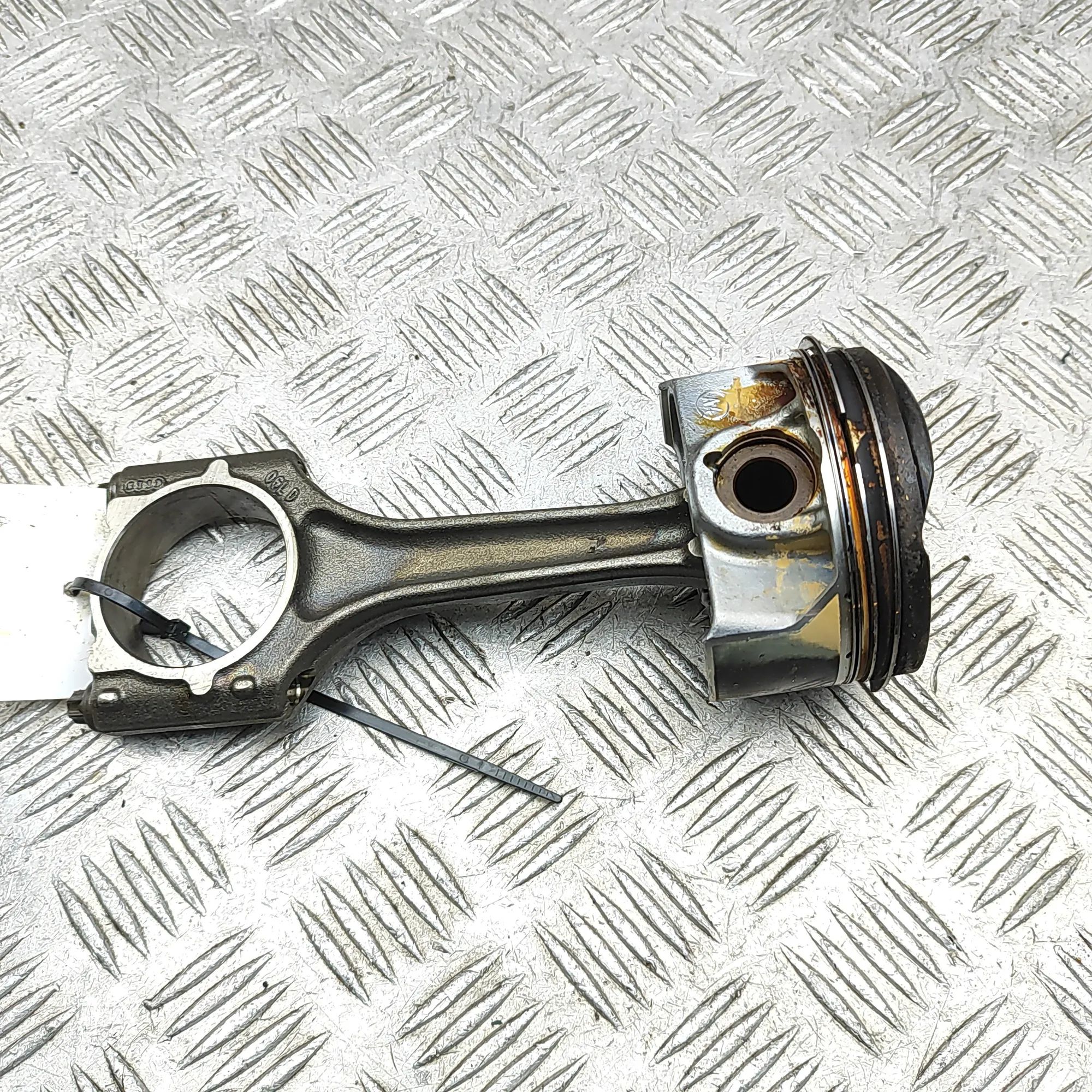Audi TT (8S) Piston Piston — AUDI TT (FV3) (2014-...) — 06J198401H,...