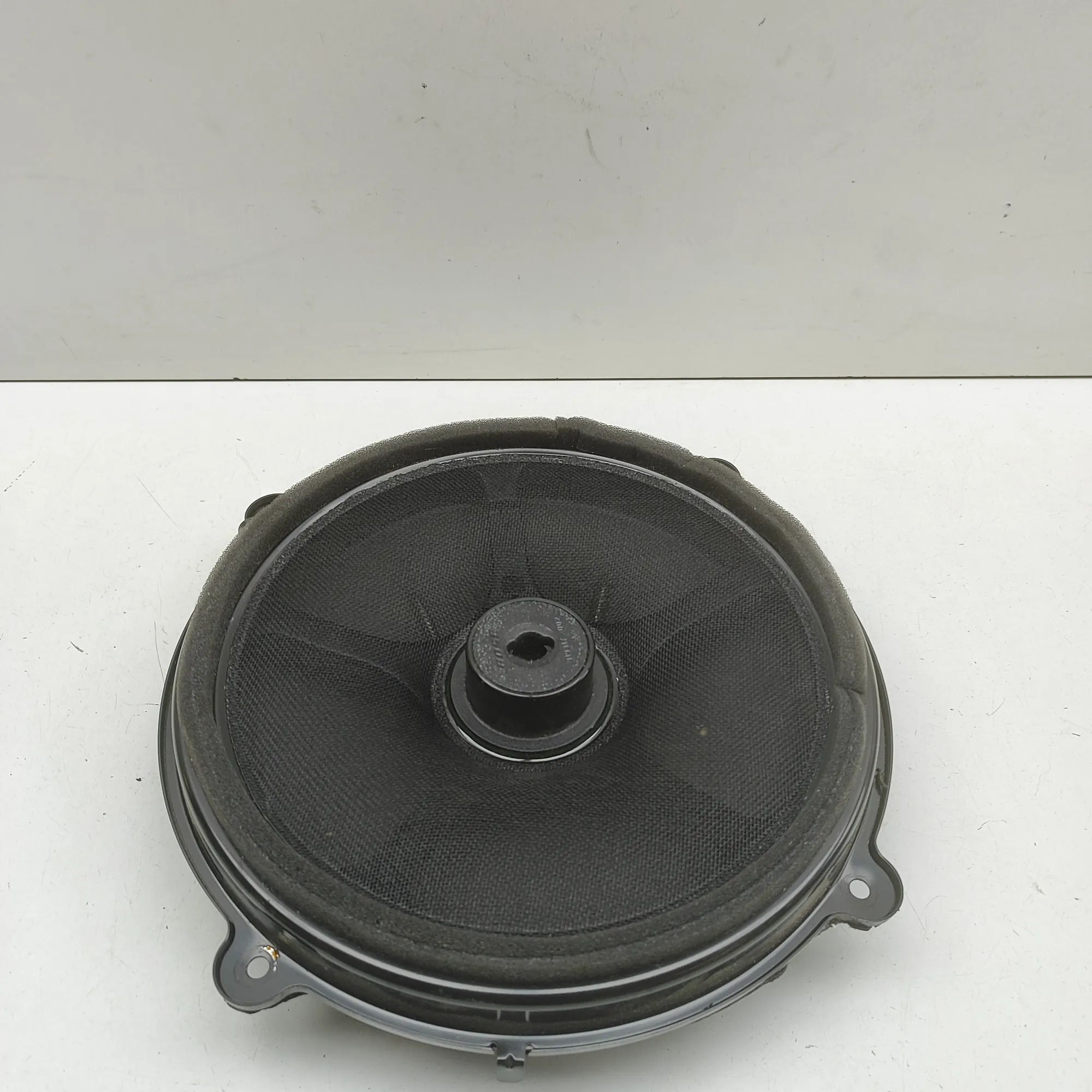 Chevrolet Corvette (C7) Front Right Door Speaker Front Right Door Speaker — CHEVROLET CORVETTE (...