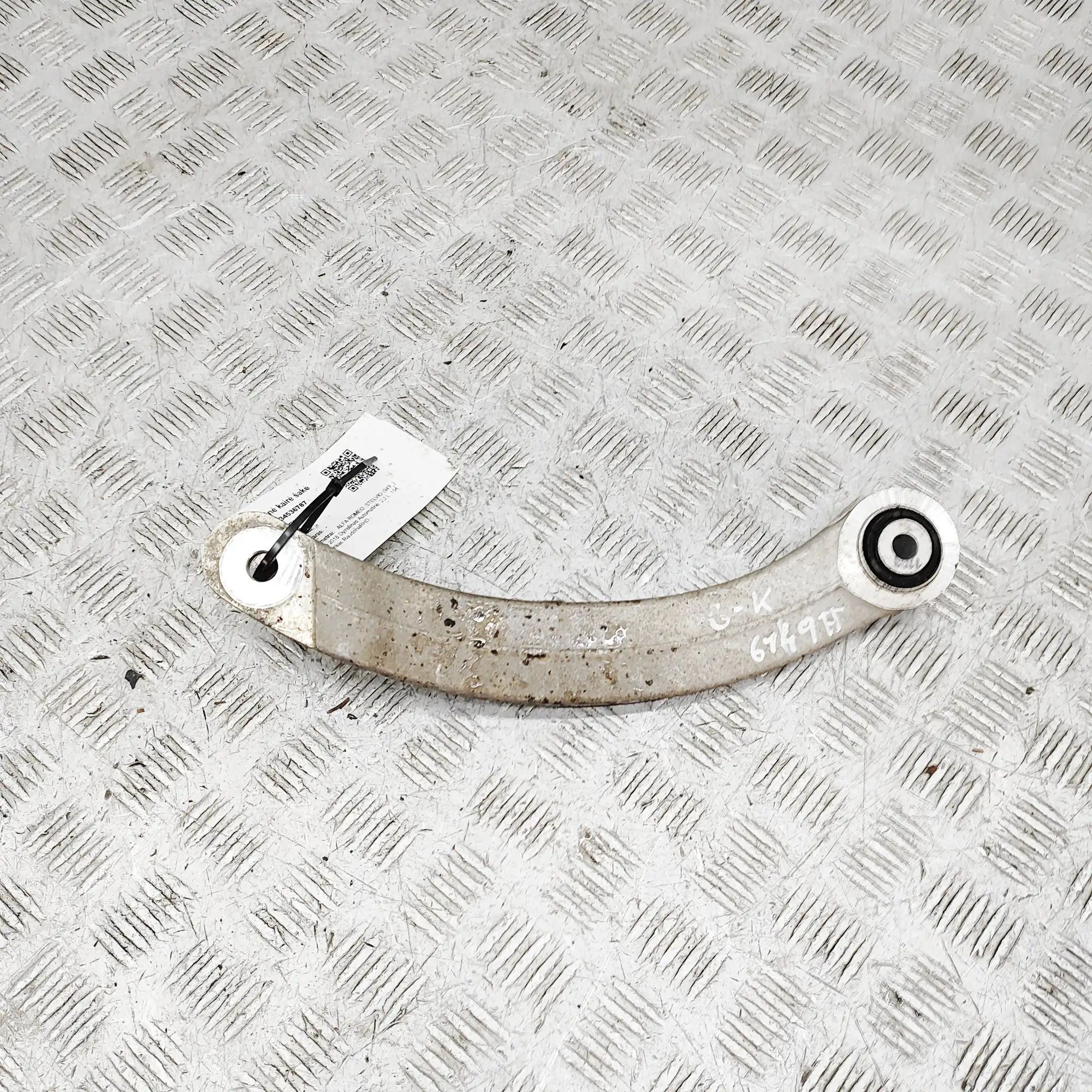 Alfa-Romeo Stelvio Control arm — rear left Control arm — rear left — ALFA ROMEO STELVIO (9...
