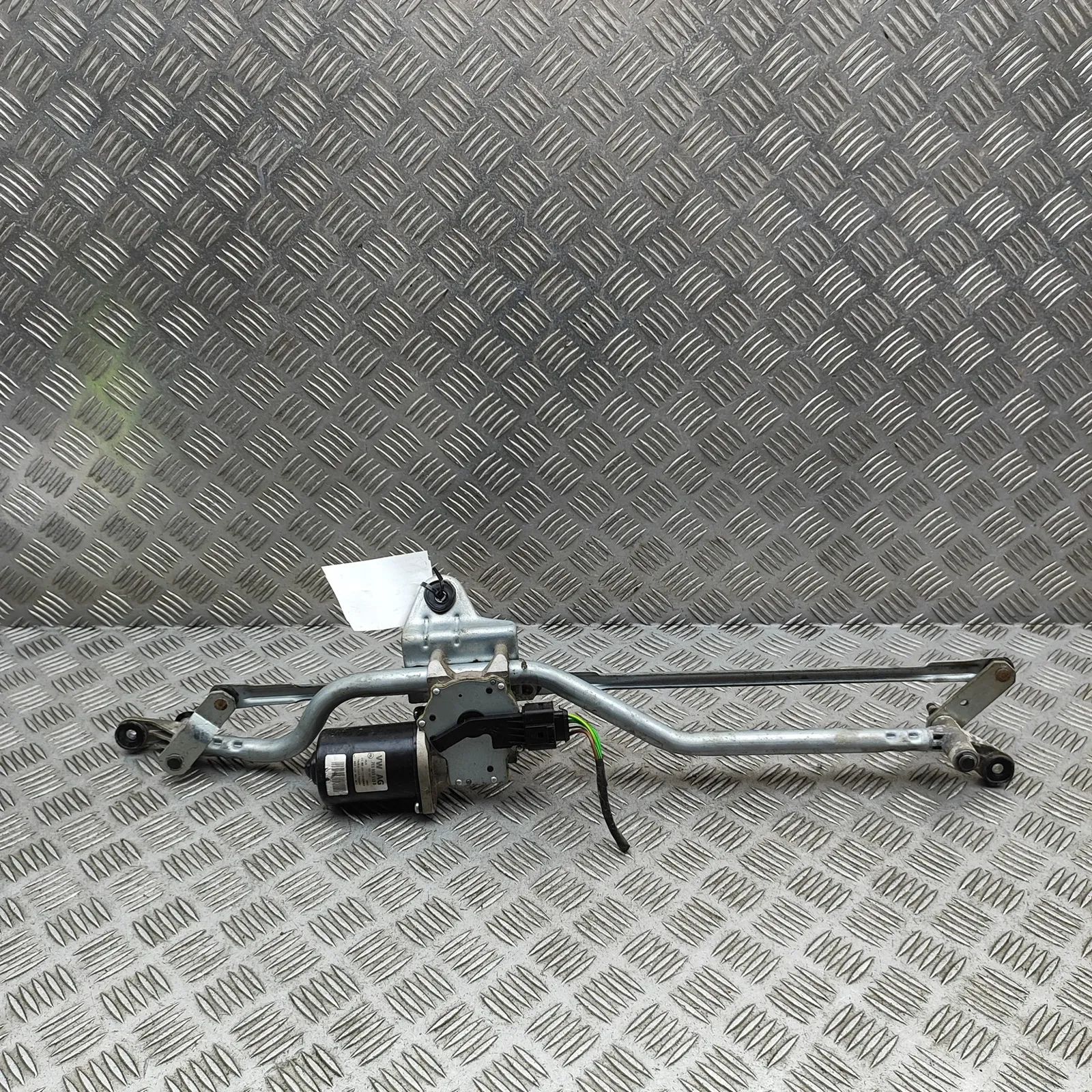 Volkswagen Transporter (T6, Caravelle, Multivan) Front Windshield Wiper Mechanism Front Windshield Wiper Mechanism — VW TRANSPORT...
