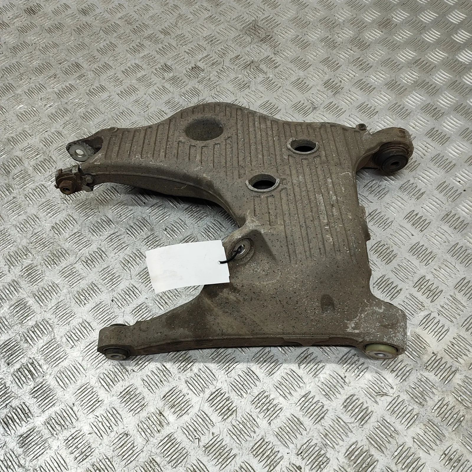 Land Rover Discovery Control arm — rear left