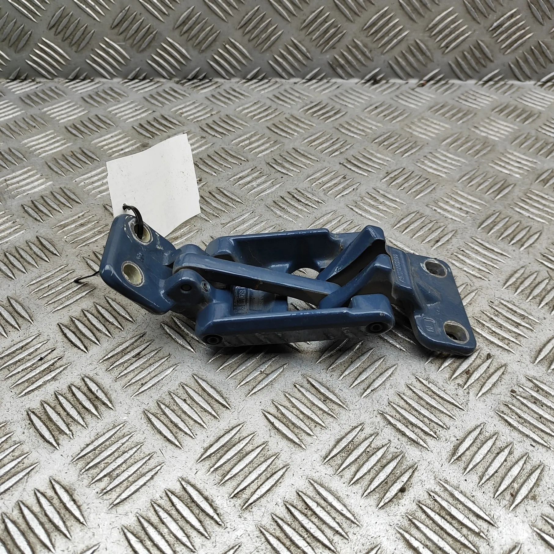 Mercedes-Benz Sprinter (W907 / W910)  Door hinge — rear left Door hinge — rear left — MERCEDES BENZ SPRINTER...