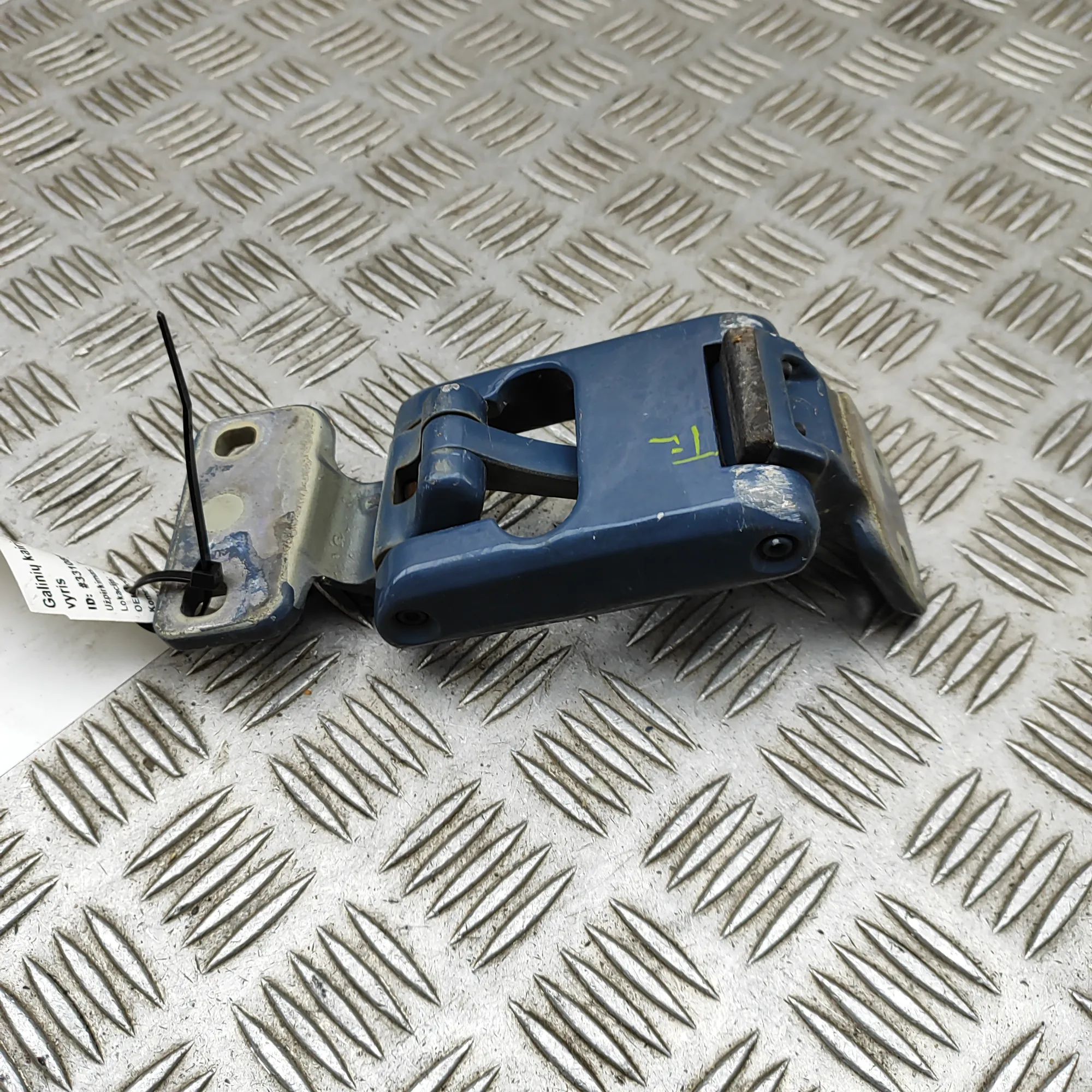 Mercedes-Benz Sprinter (W907 / W910)  Door hinge — rear left Door hinge — rear left — MERCEDES BENZ SPRINTER...